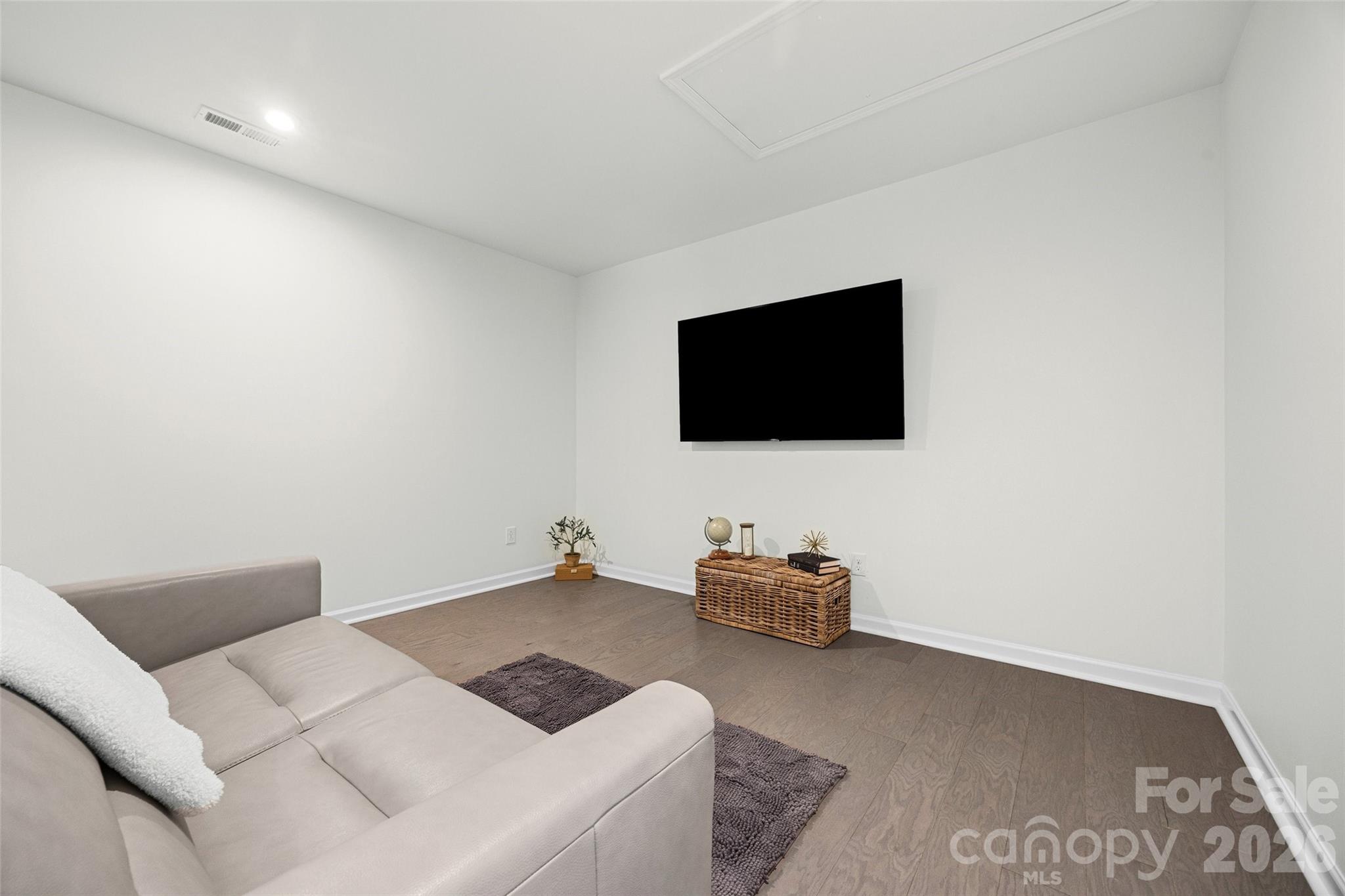 8012 Lantern Way Property Photo 27