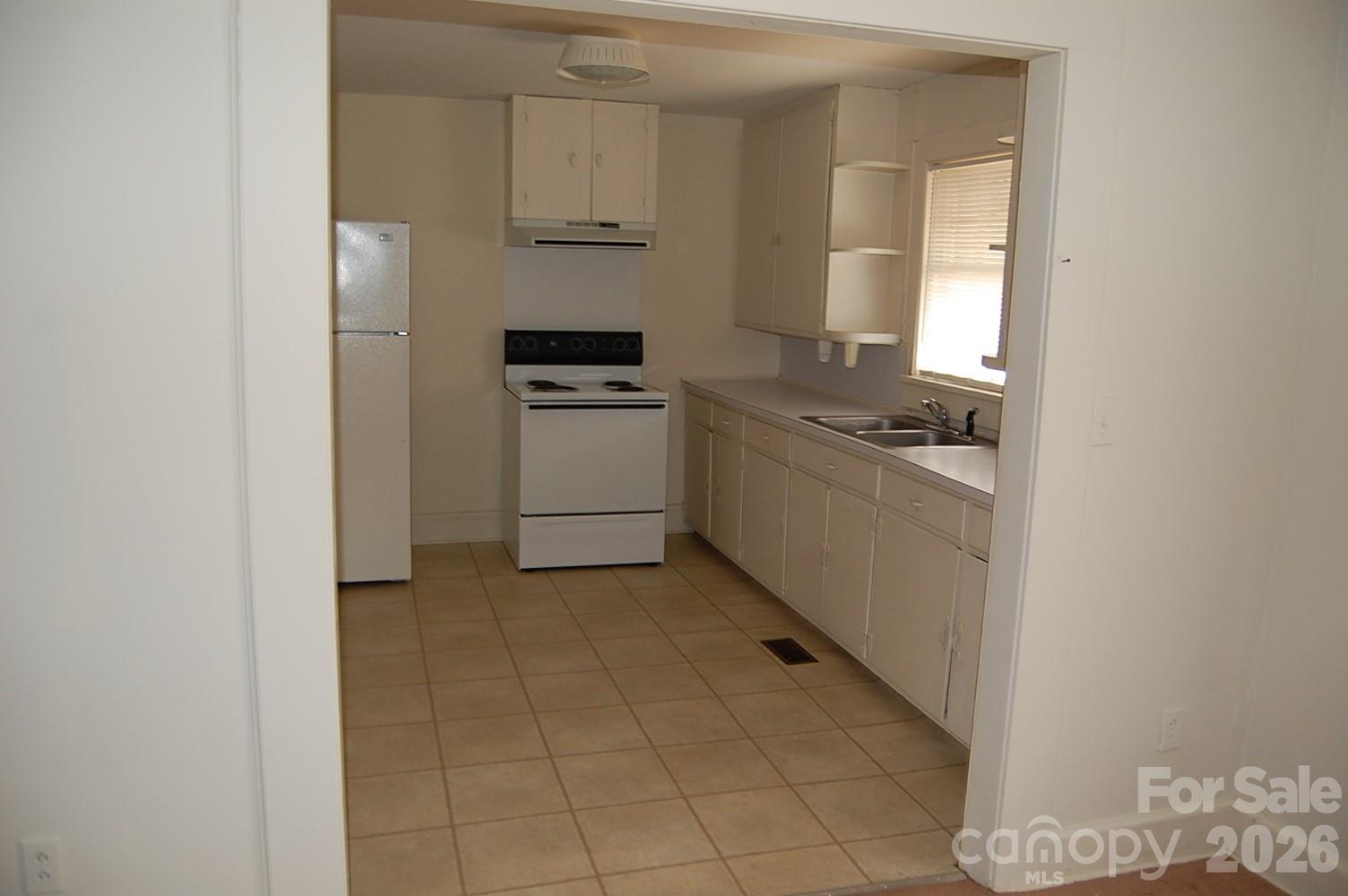 126 Sunset Drive Property Photo 4