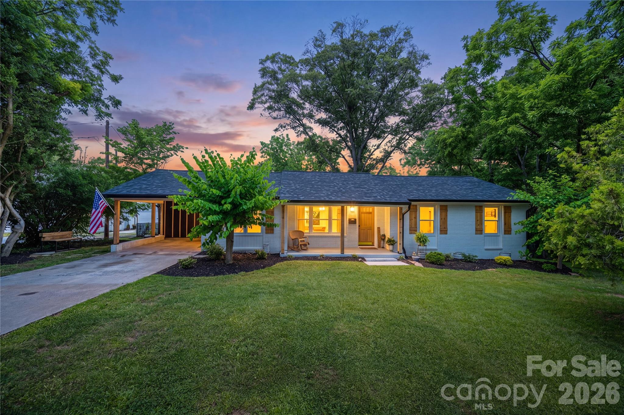 220 Lackey Street Property Photo 1