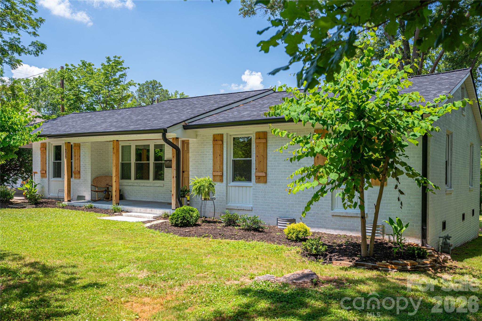 220 Lackey Street Property Photo 8