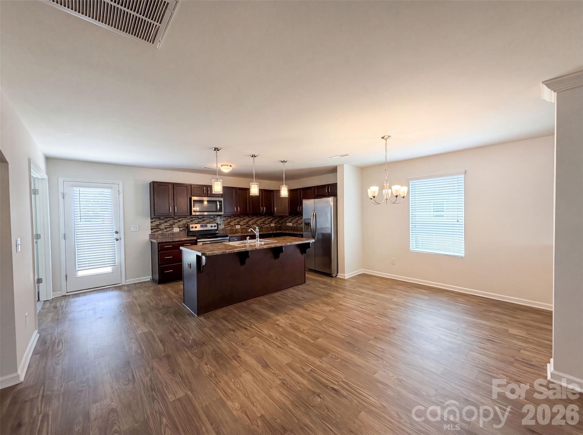 1708 Sawtooth Court Property Photo 2