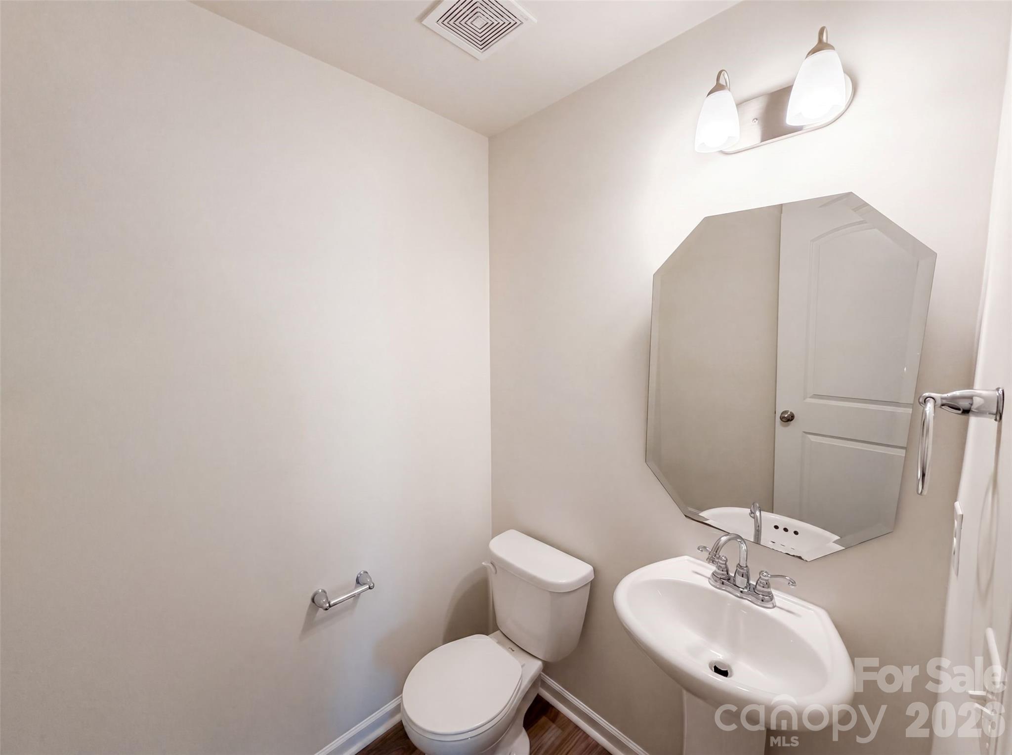 1708 Sawtooth Court Property Photo 13