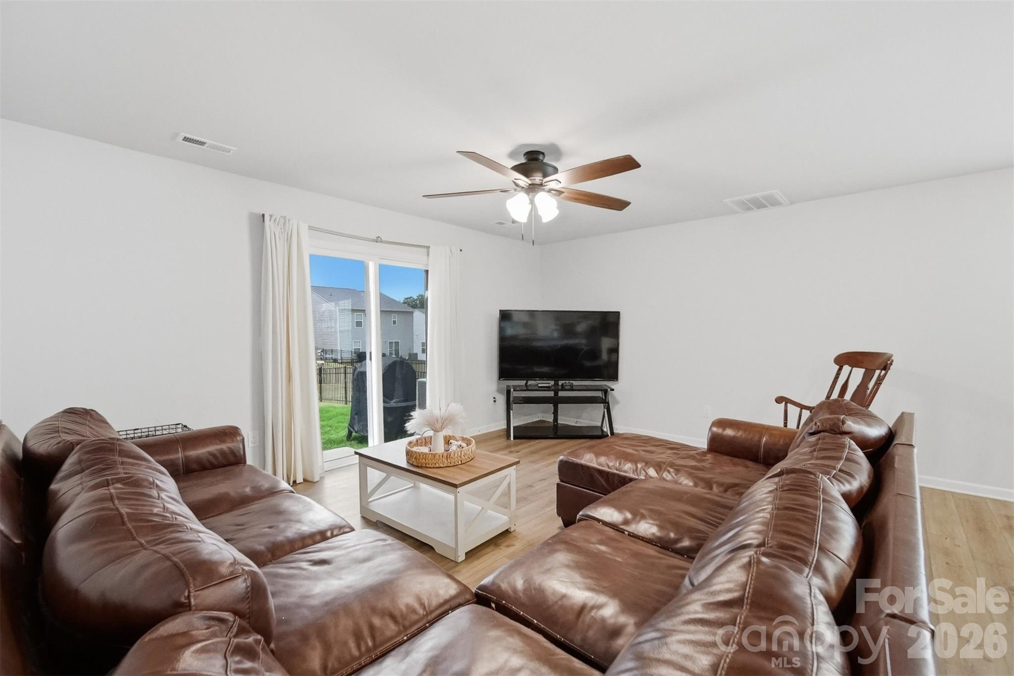 2464 Trollinger Drive Property Photo 4