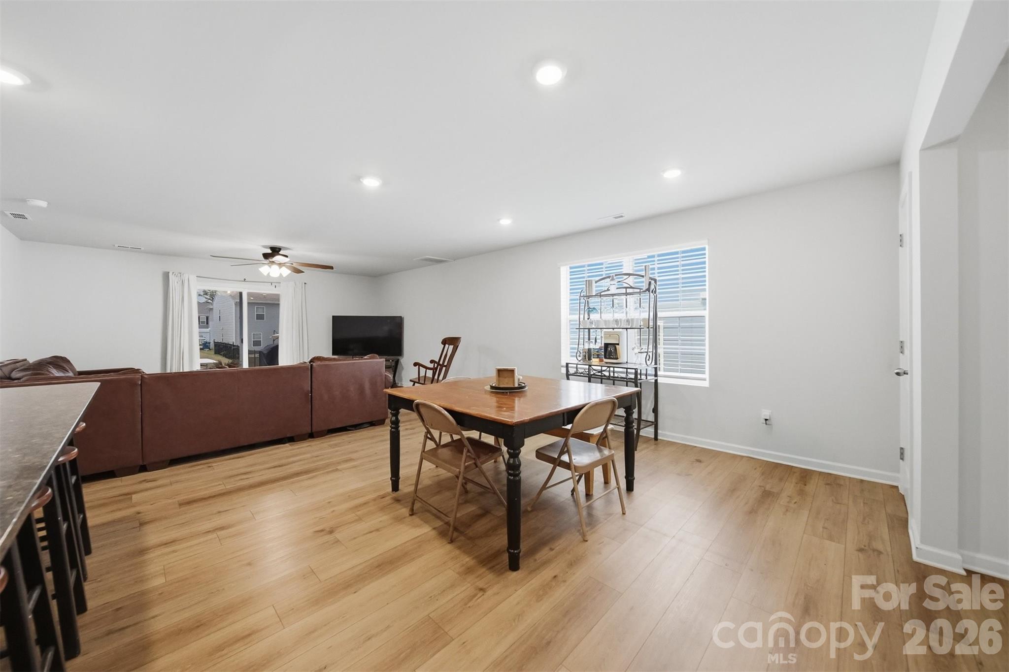 2464 Trollinger Drive Property Photo 8