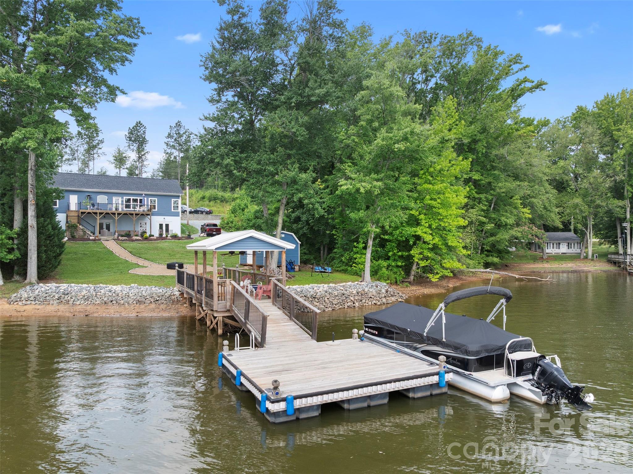 645 Riverside Drive Property Photo 1