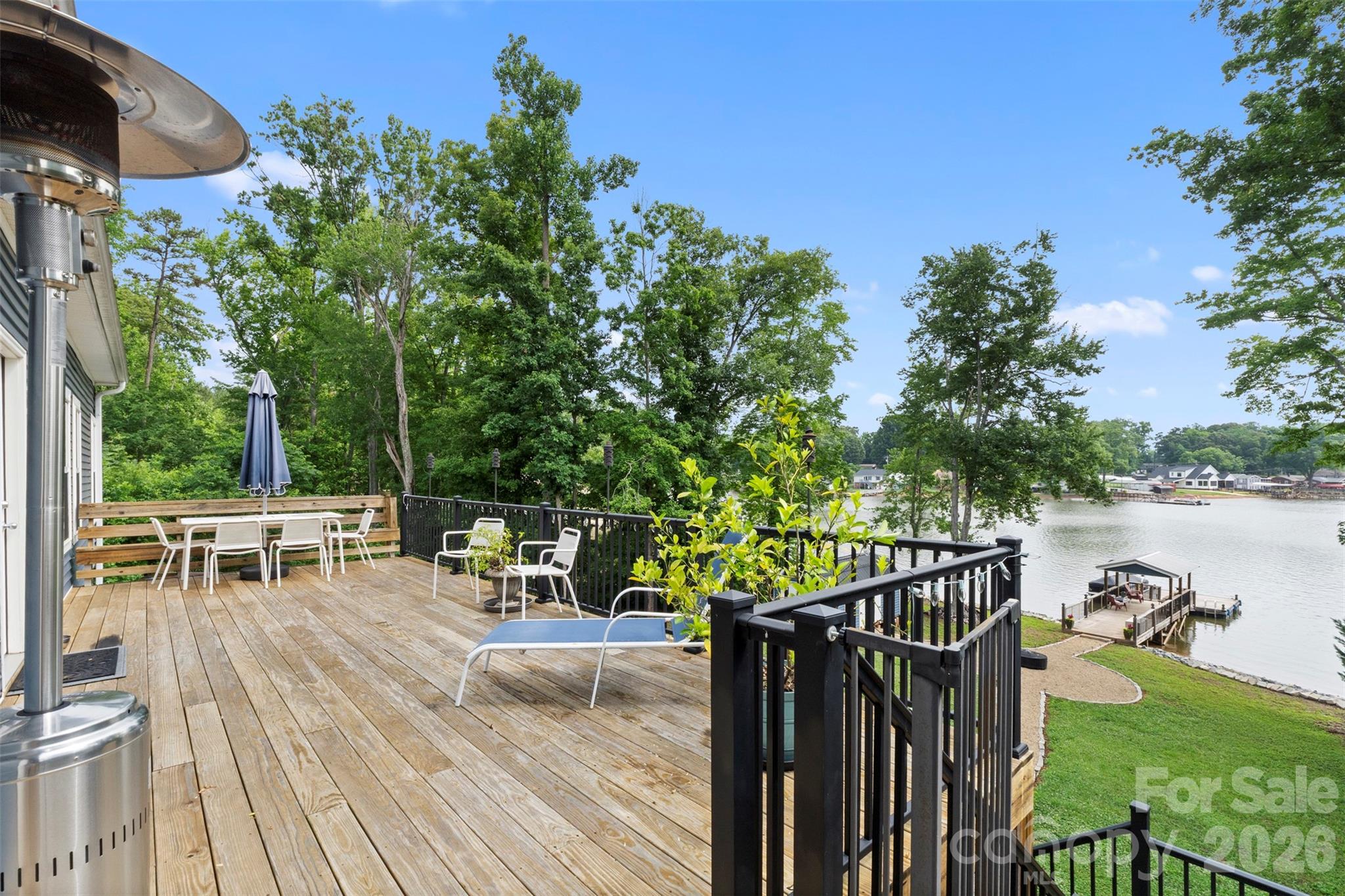 645 Riverside Drive Property Photo 1