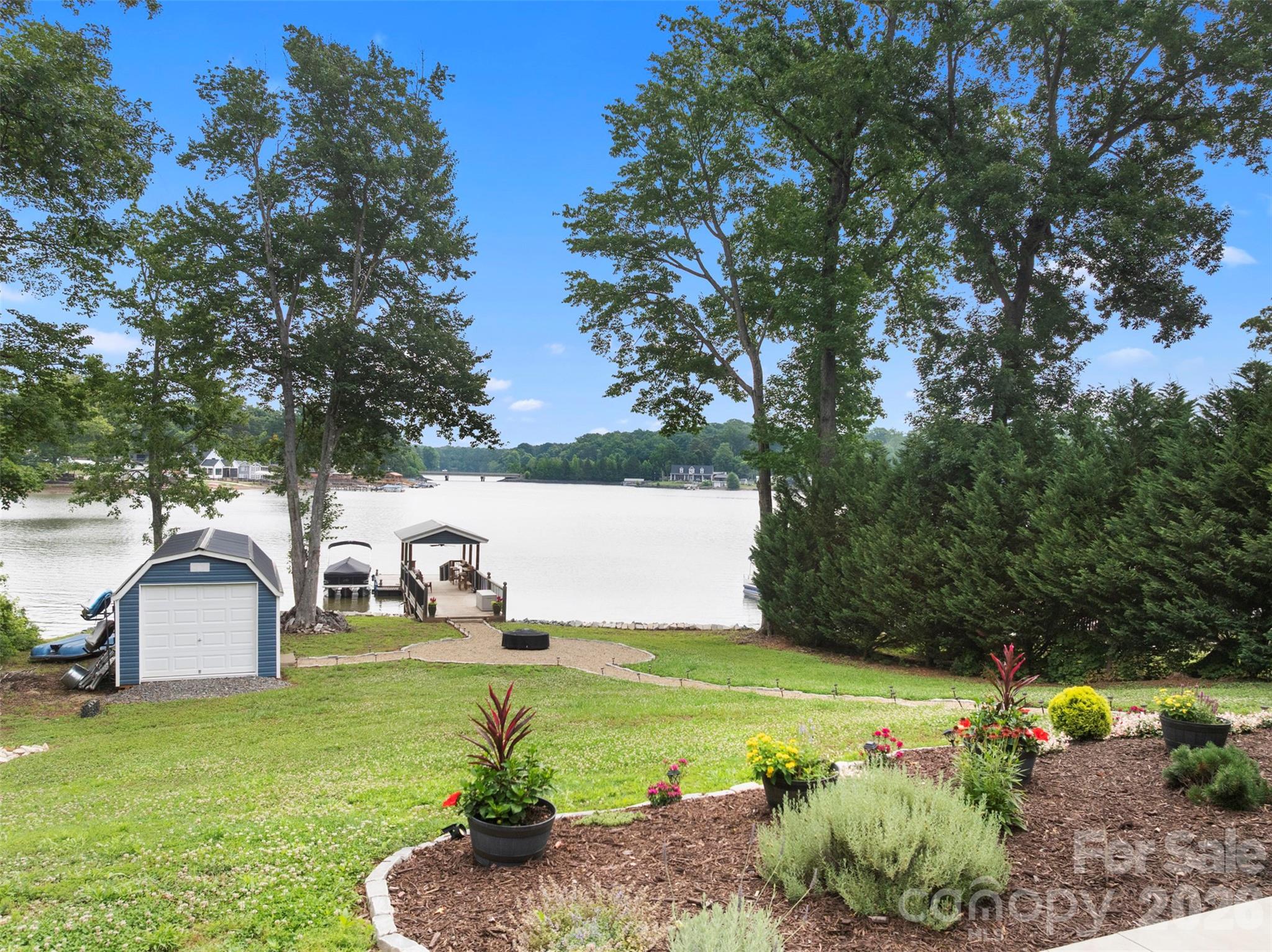 645 Riverside Drive Property Photo 2