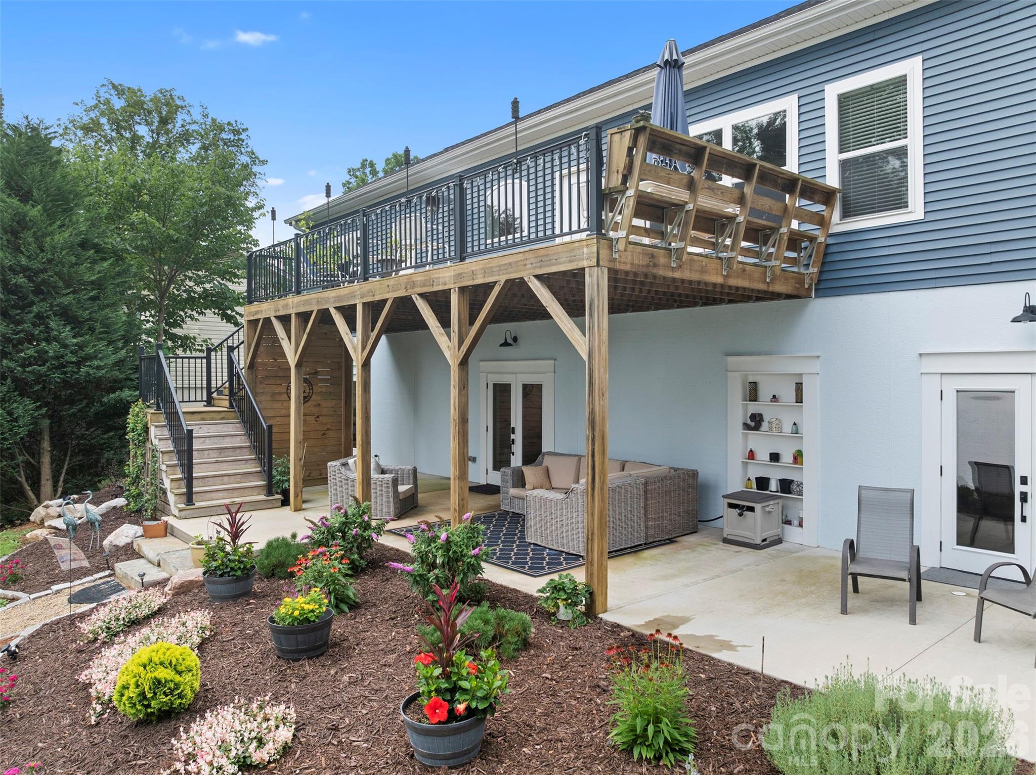 645 Riverside Drive Property Photo 4