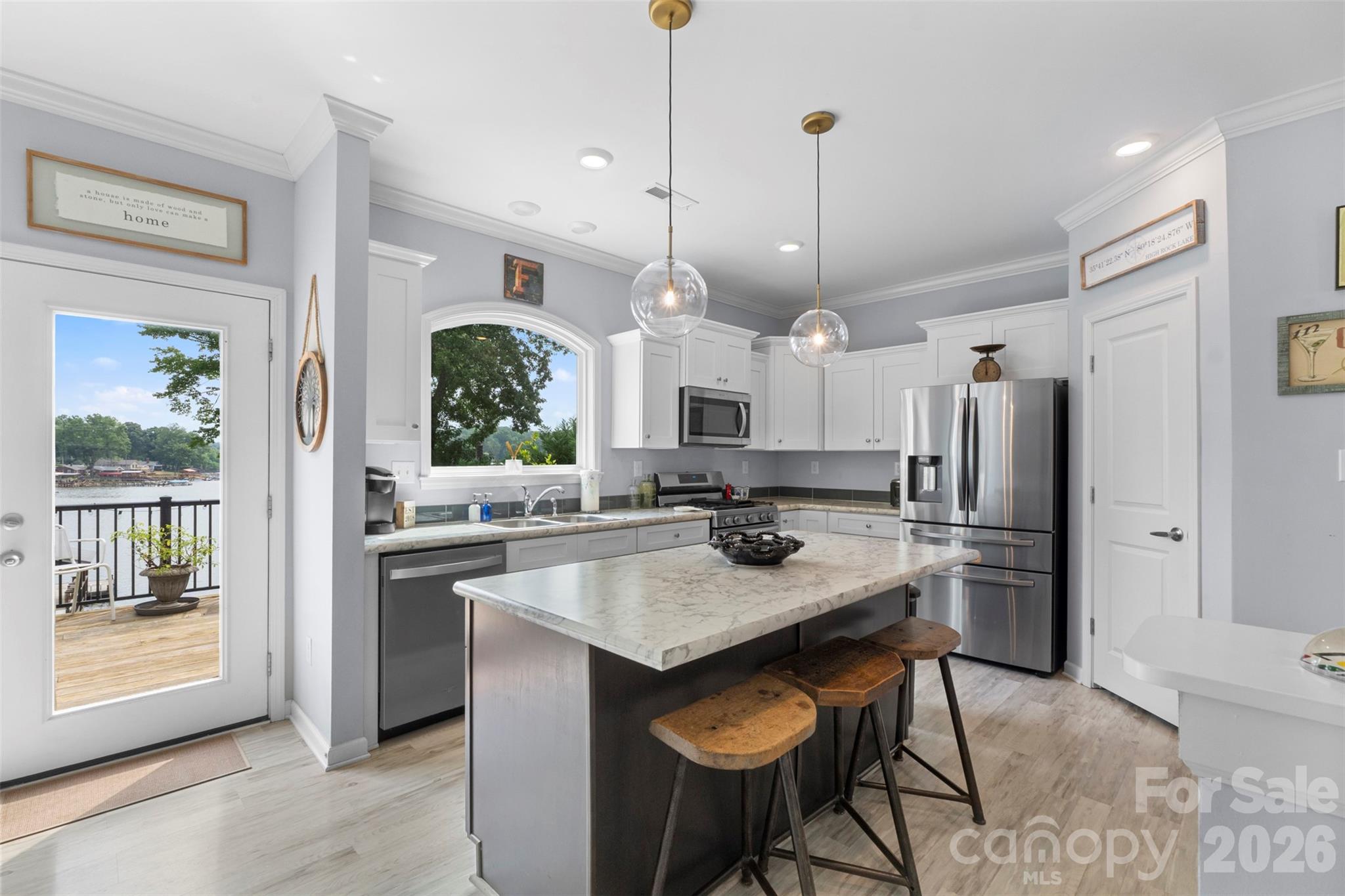 645 Riverside Drive Property Photo 11