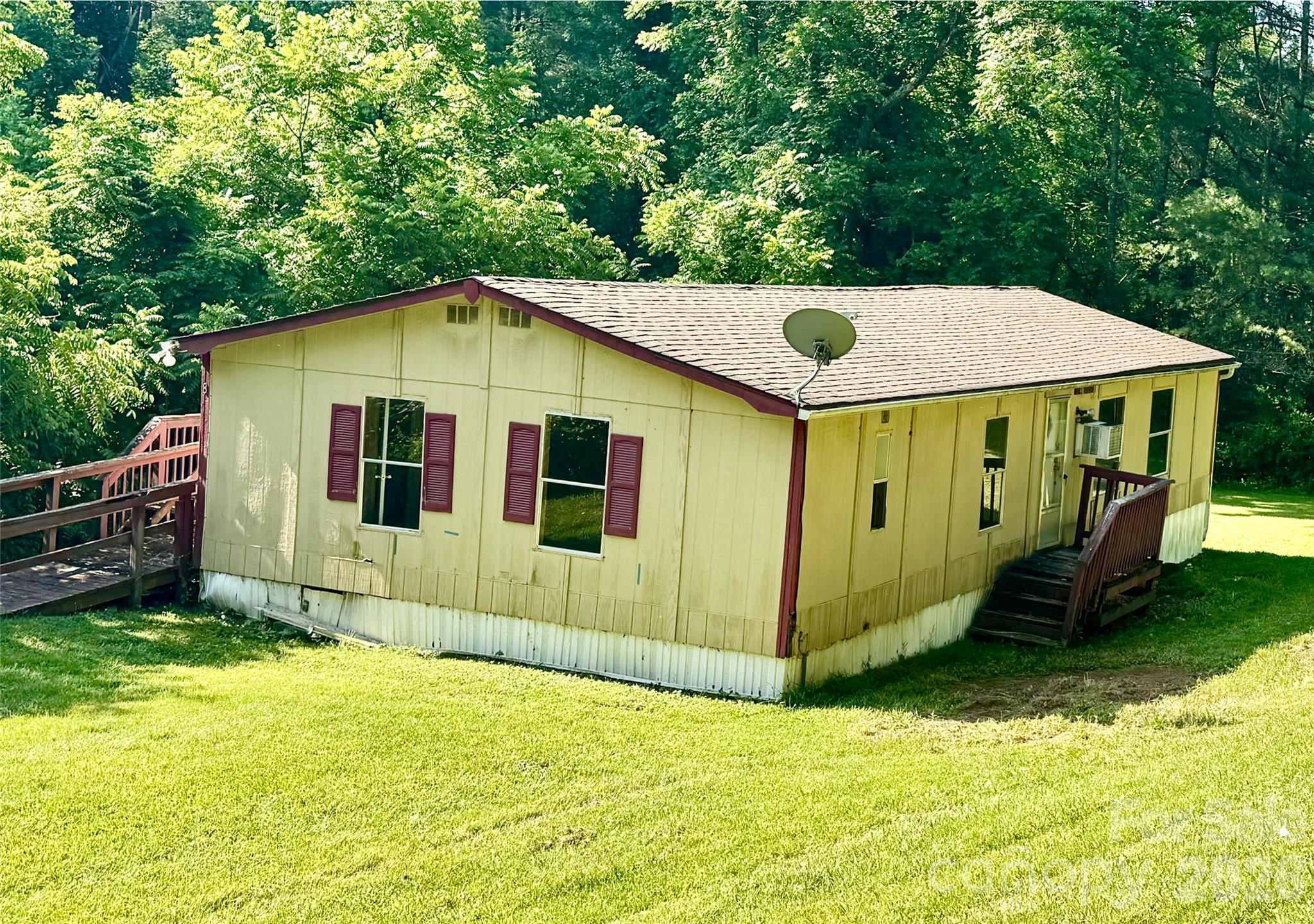8 White Oak Drive Property Photo 1
