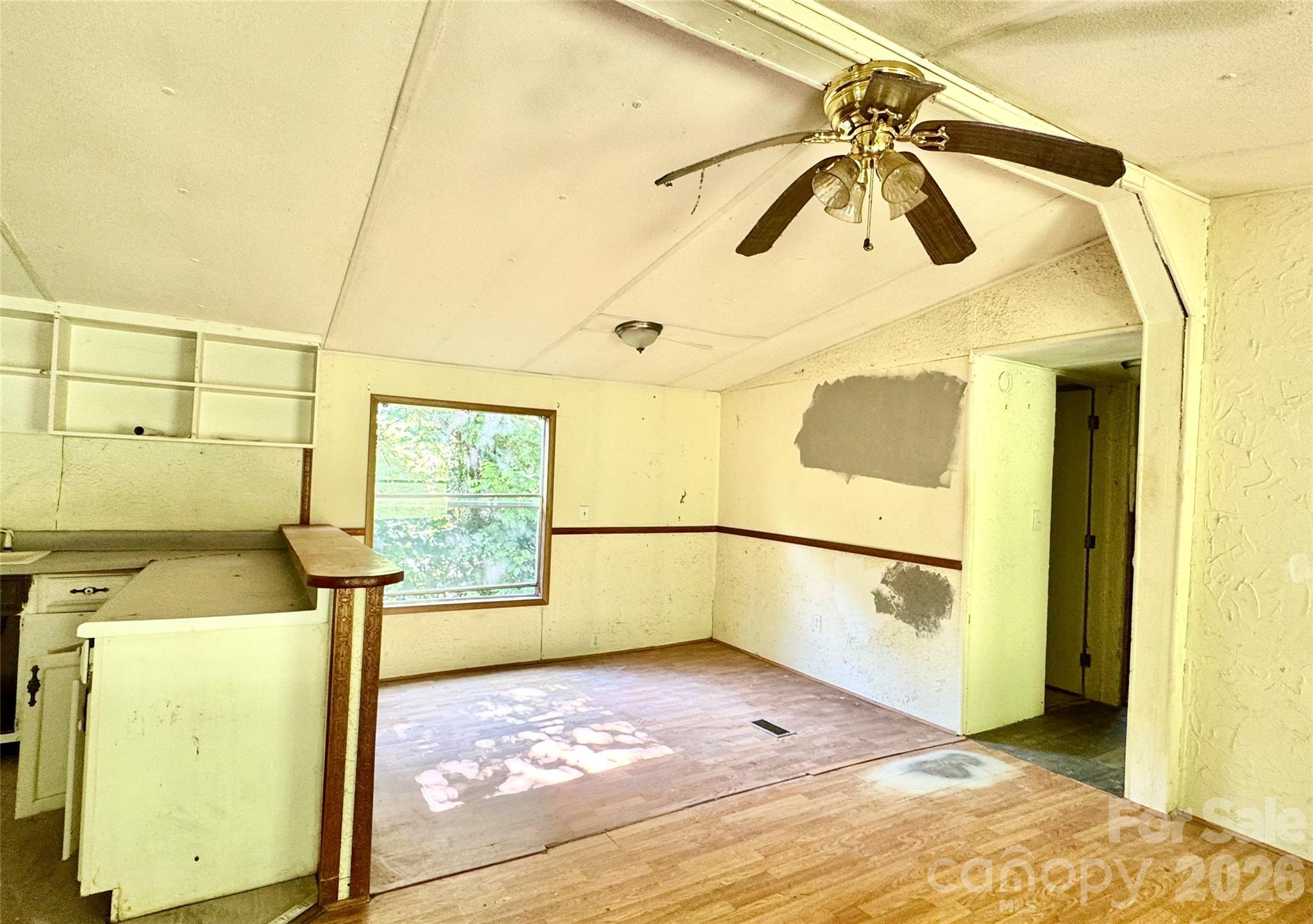 8 White Oak Drive Property Photo 4