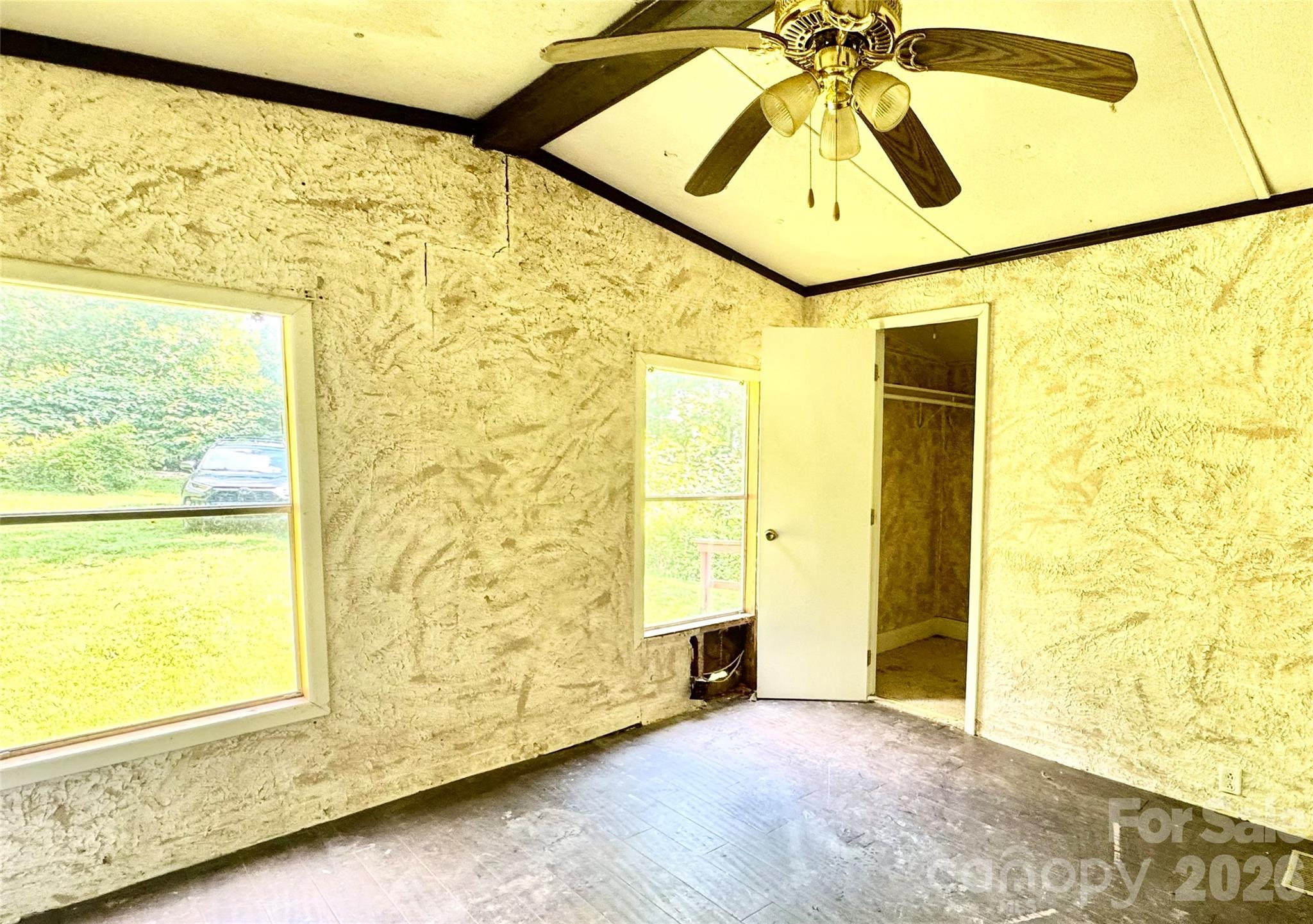 8 White Oak Drive Property Photo 7