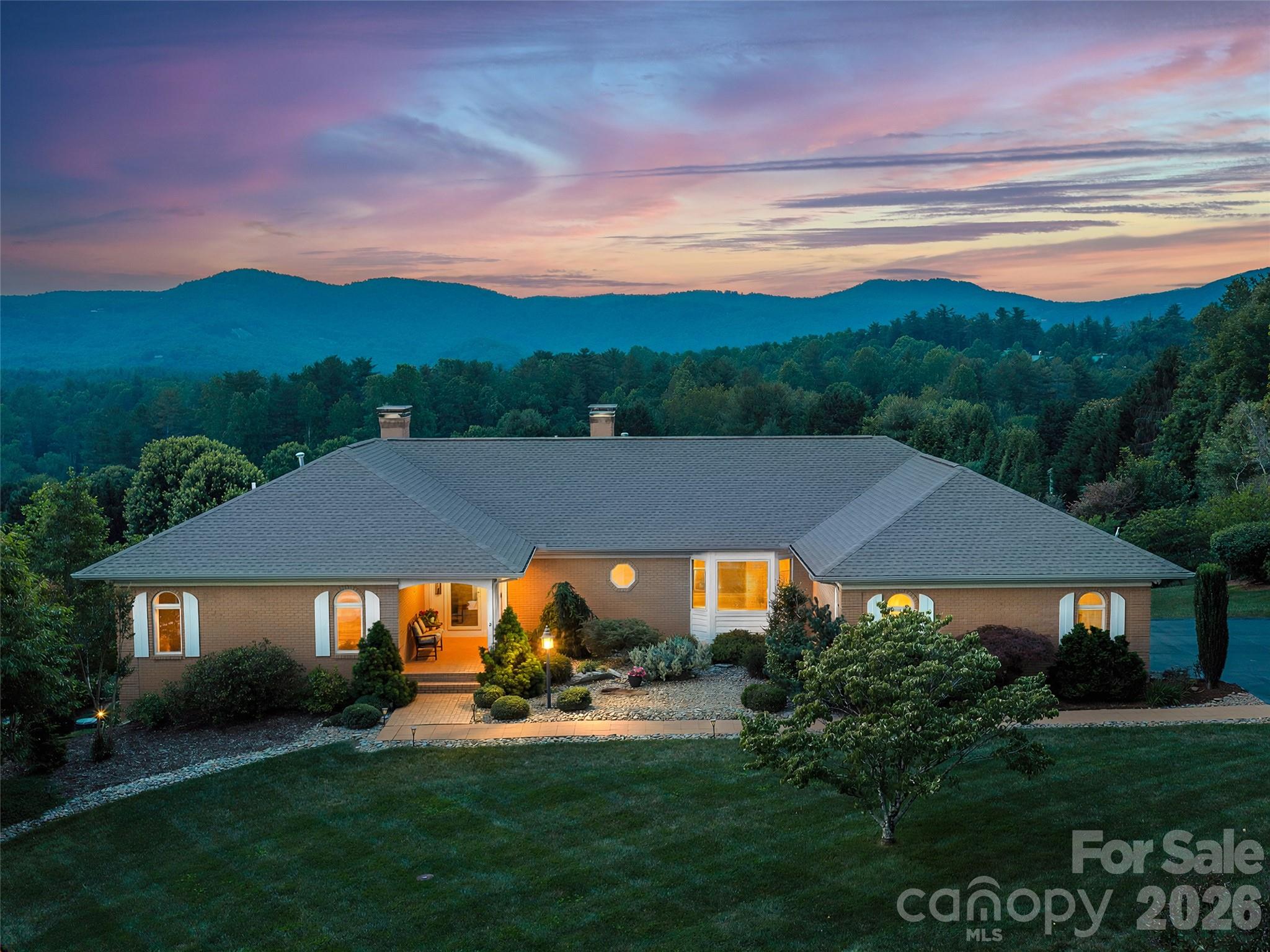 18 Thornapple Drive Property Photo 1