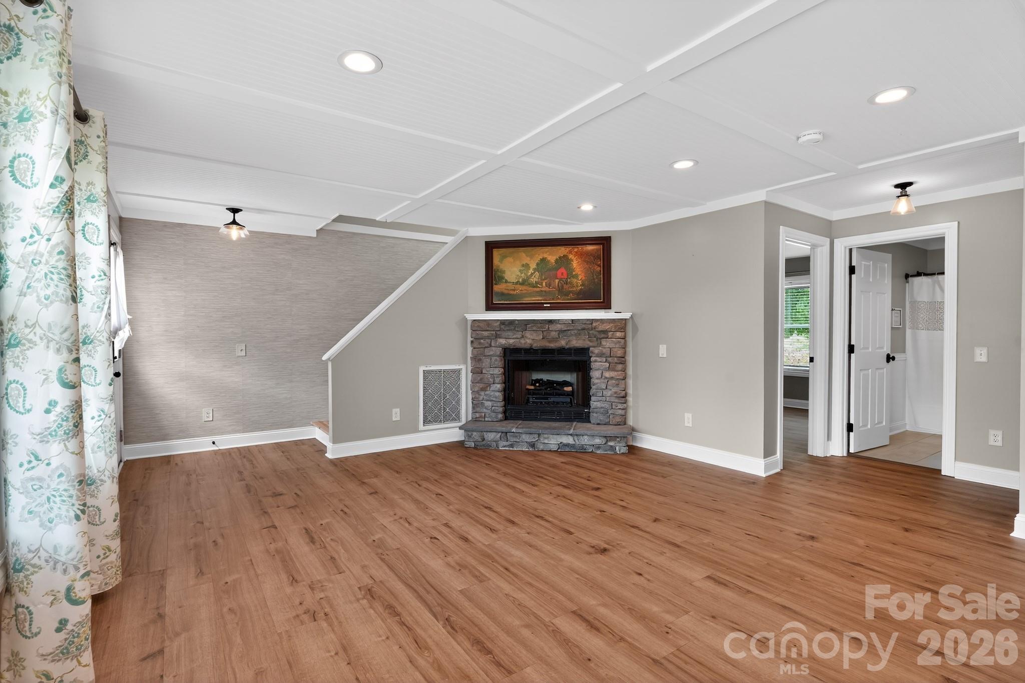 577 Redwood Road Property Photo 12