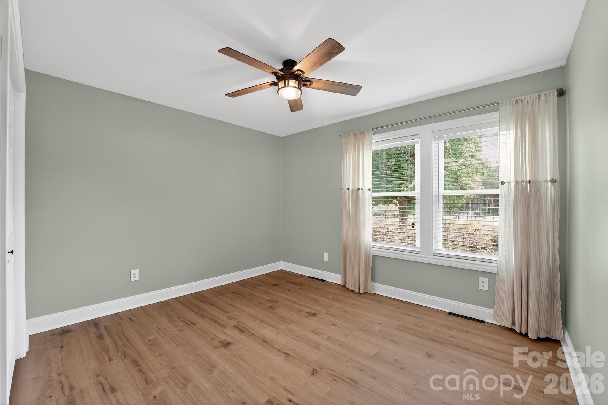 577 Redwood Road Property Photo 13
