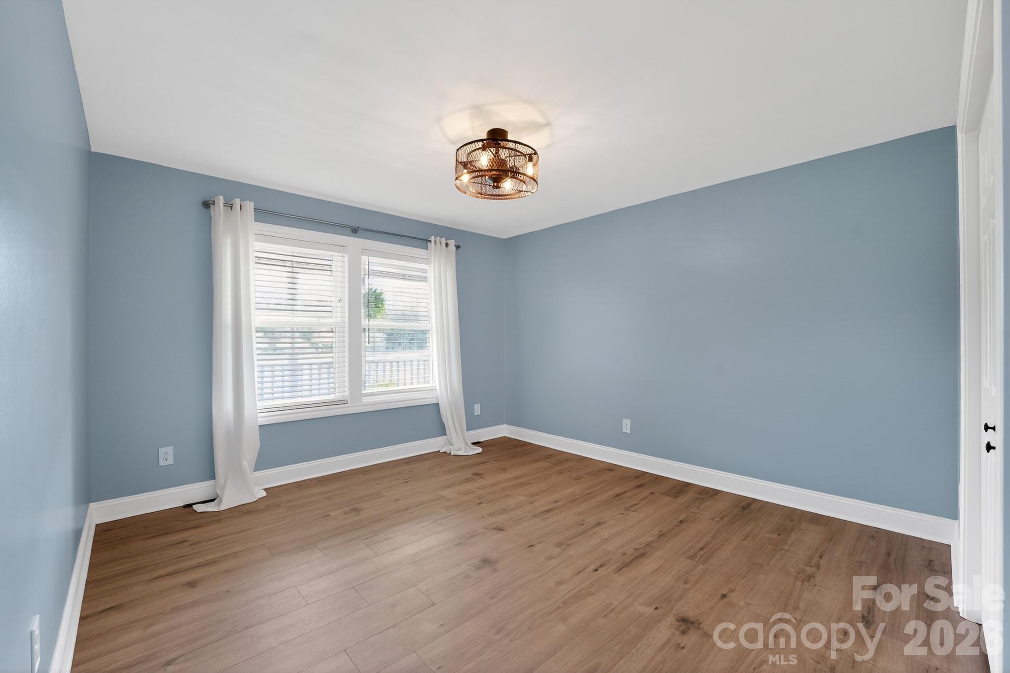 577 Redwood Road Property Photo 14