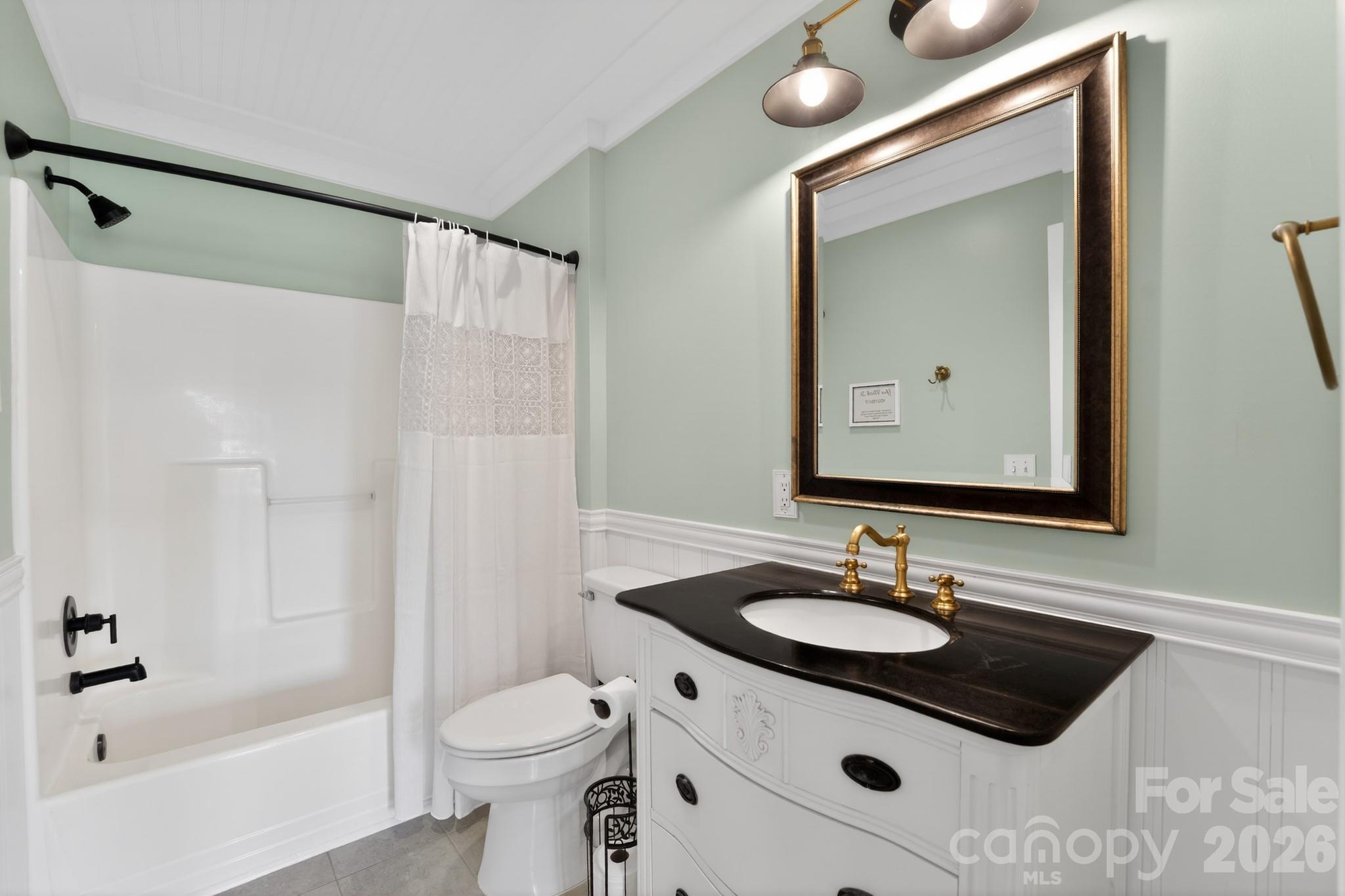 577 Redwood Road Property Photo 15