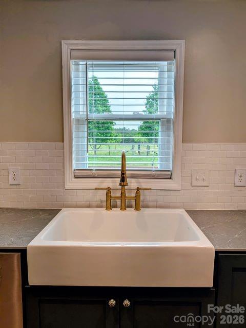 577 Redwood Road Property Photo 19