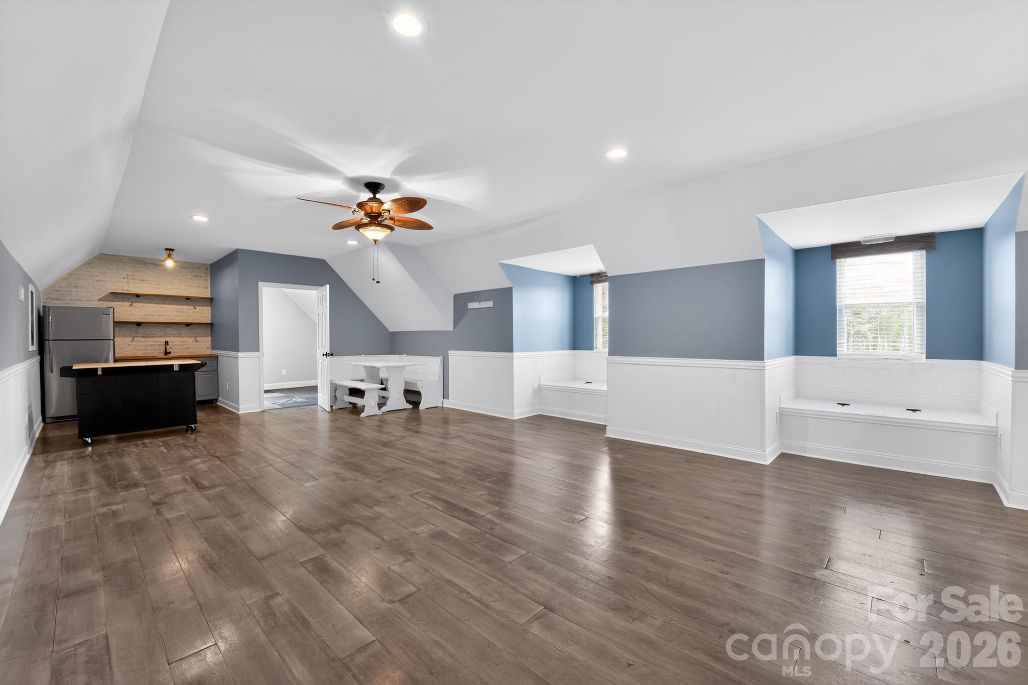 577 Redwood Road Property Photo 33