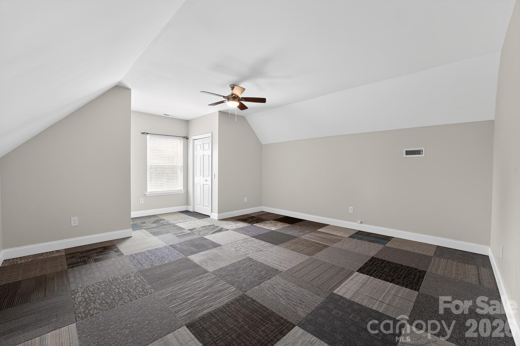 577 Redwood Road Property Photo 35