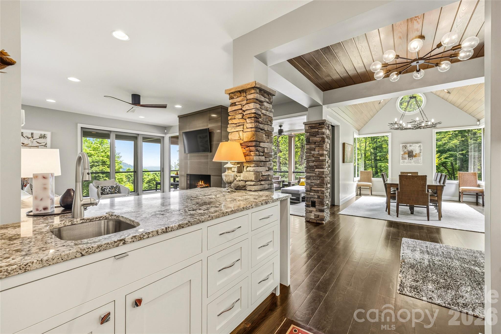 233 Tanglewood Lane Property Photo 4