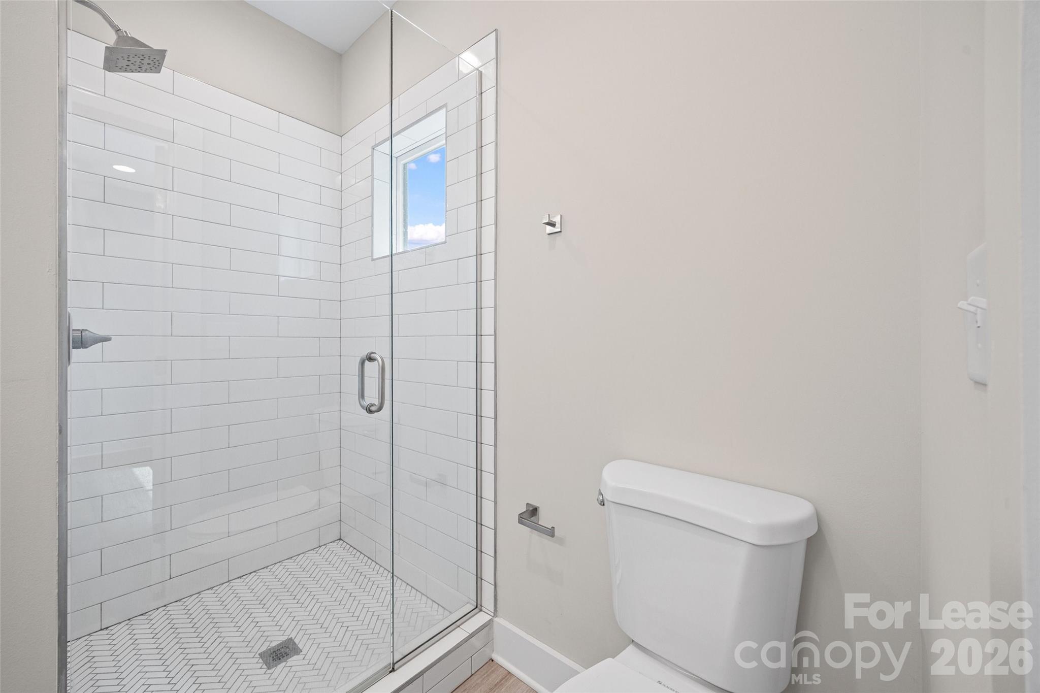 840 E 18th Street B Property Photo 17