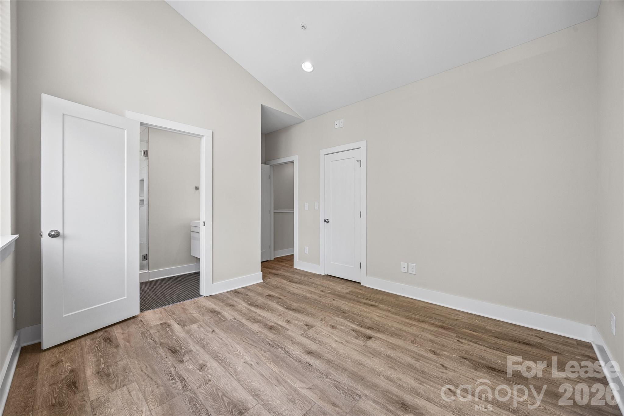 840 E 18th Street B Property Photo 19