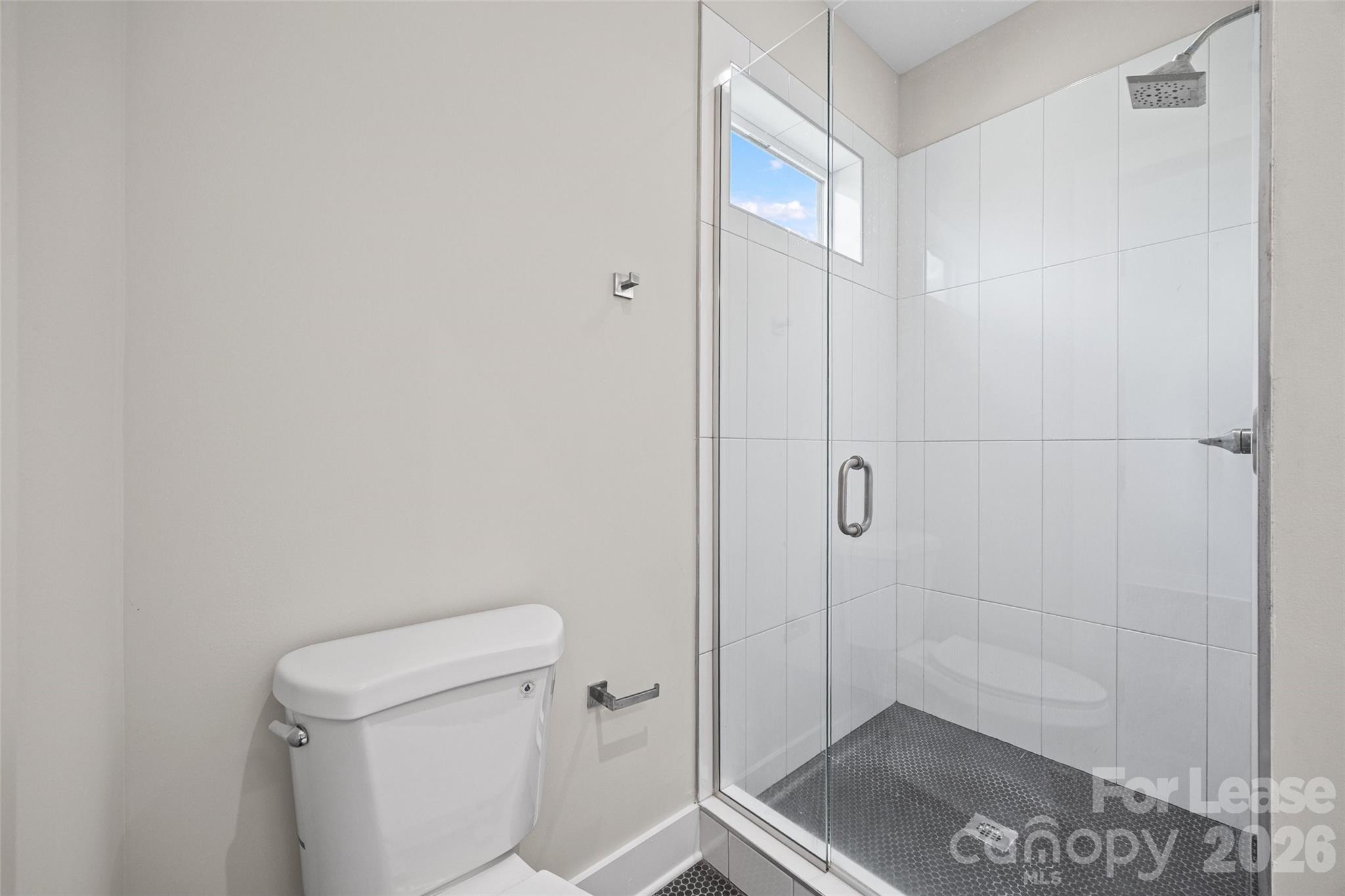 840 E 18th Street B Property Photo 21