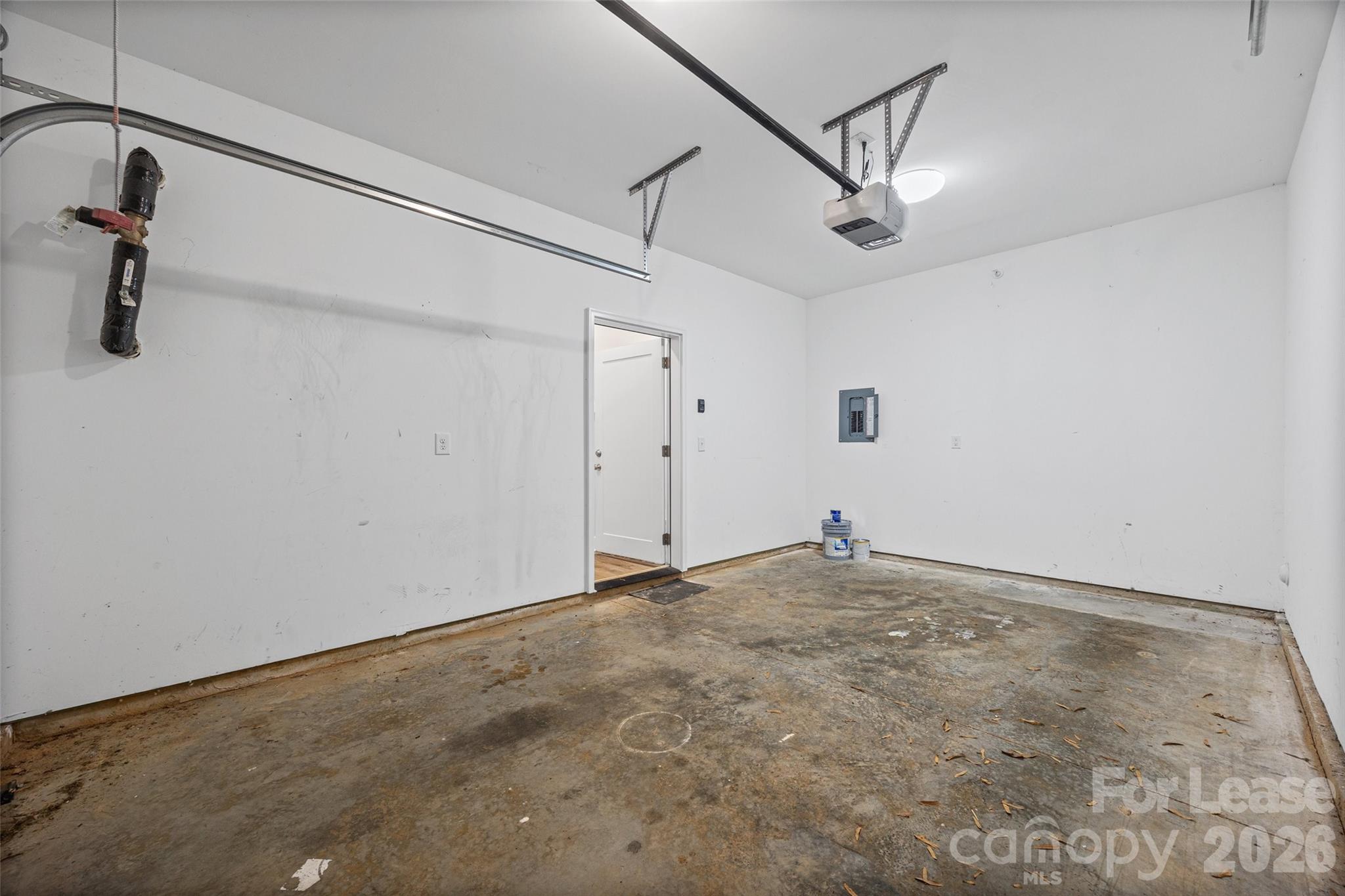 840 E 18th Street D Property Photo 5