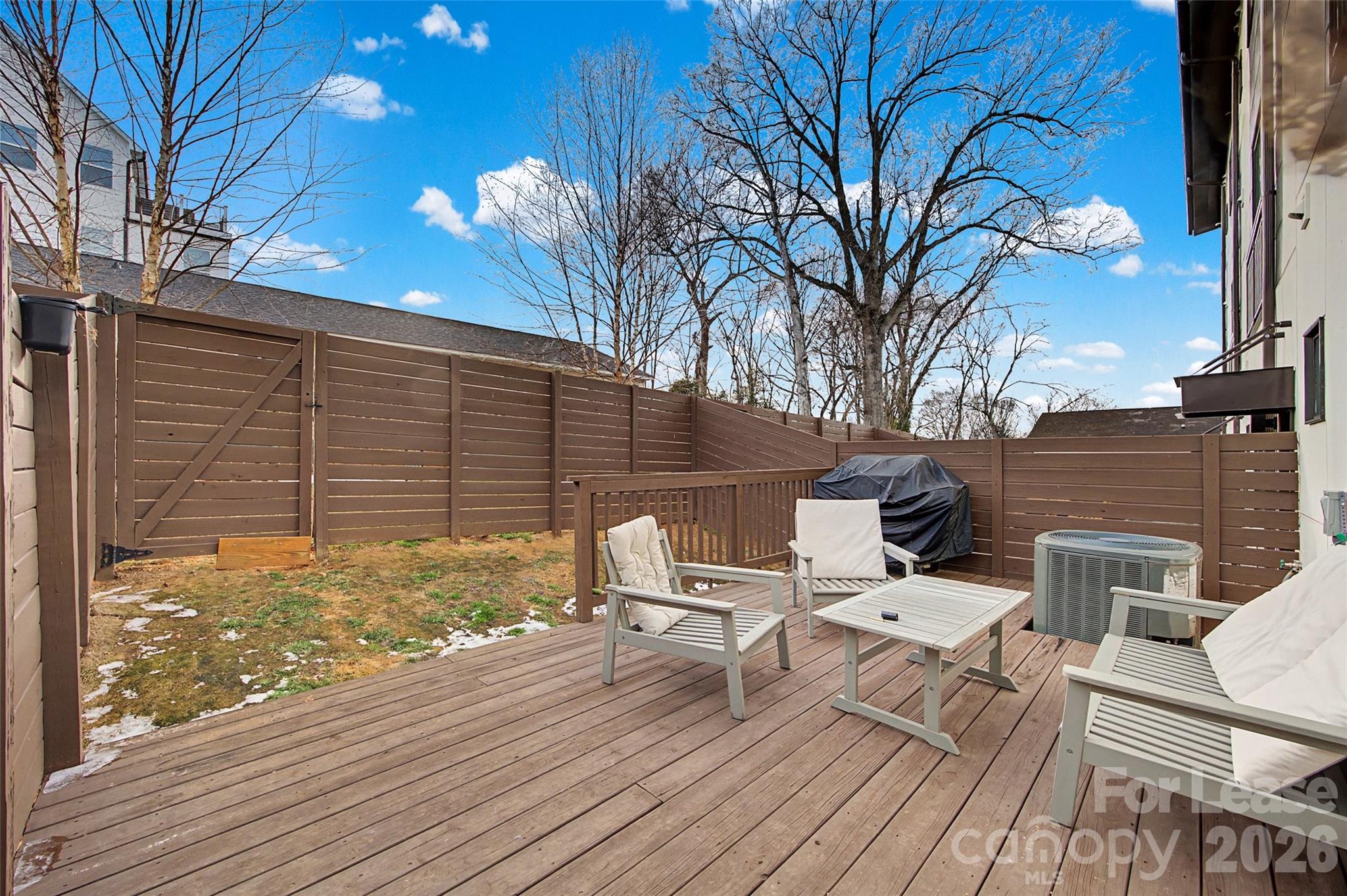 840 E 18th Street D Property Photo 24