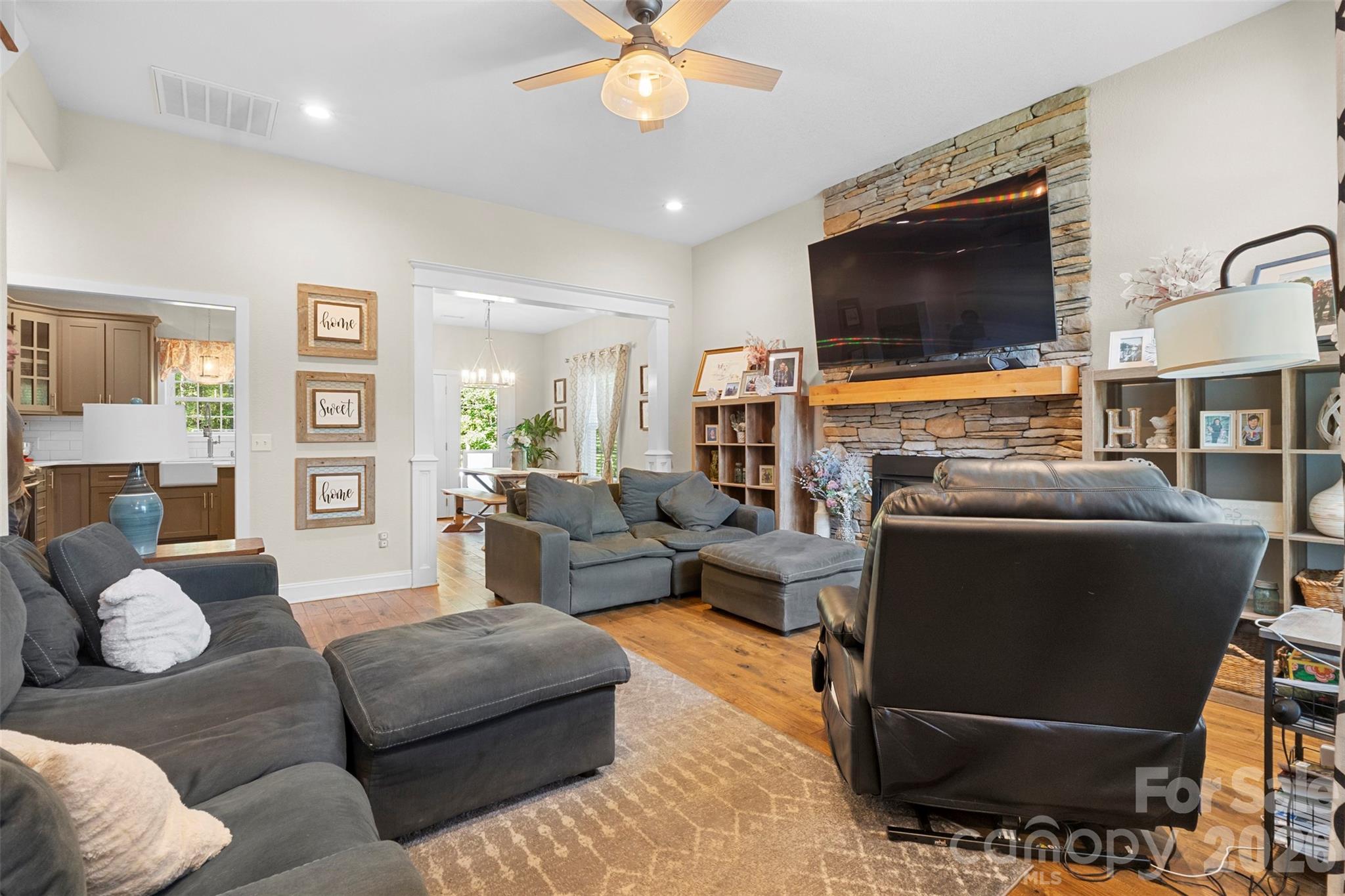 7015 Waterfront Place Property Photo 7