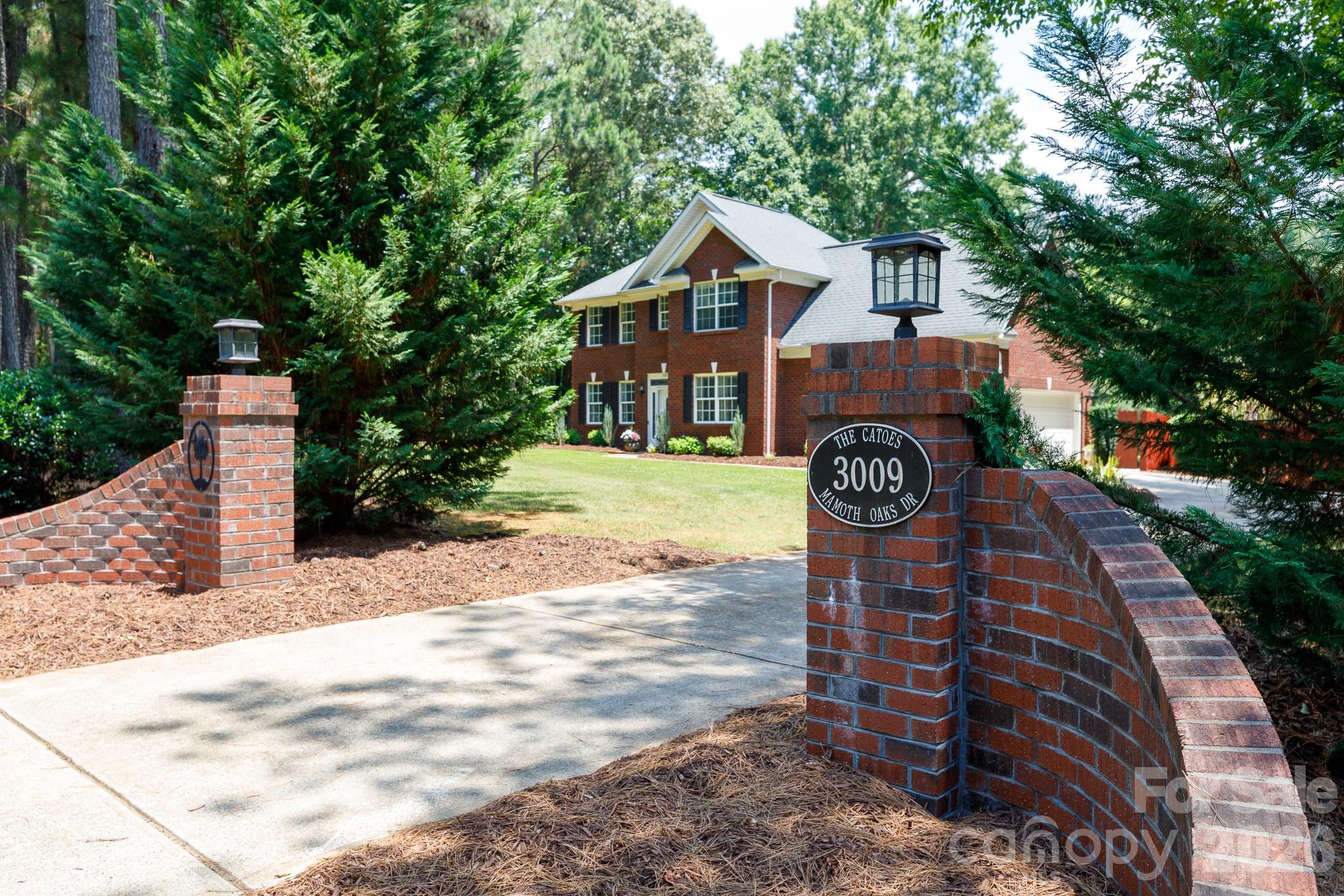 3009 Mamoth Oak Drive Property Photo 2
