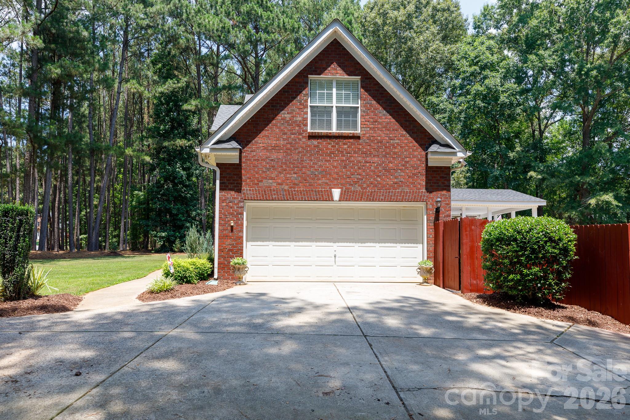 3009 Mamoth Oak Drive Property Photo 6