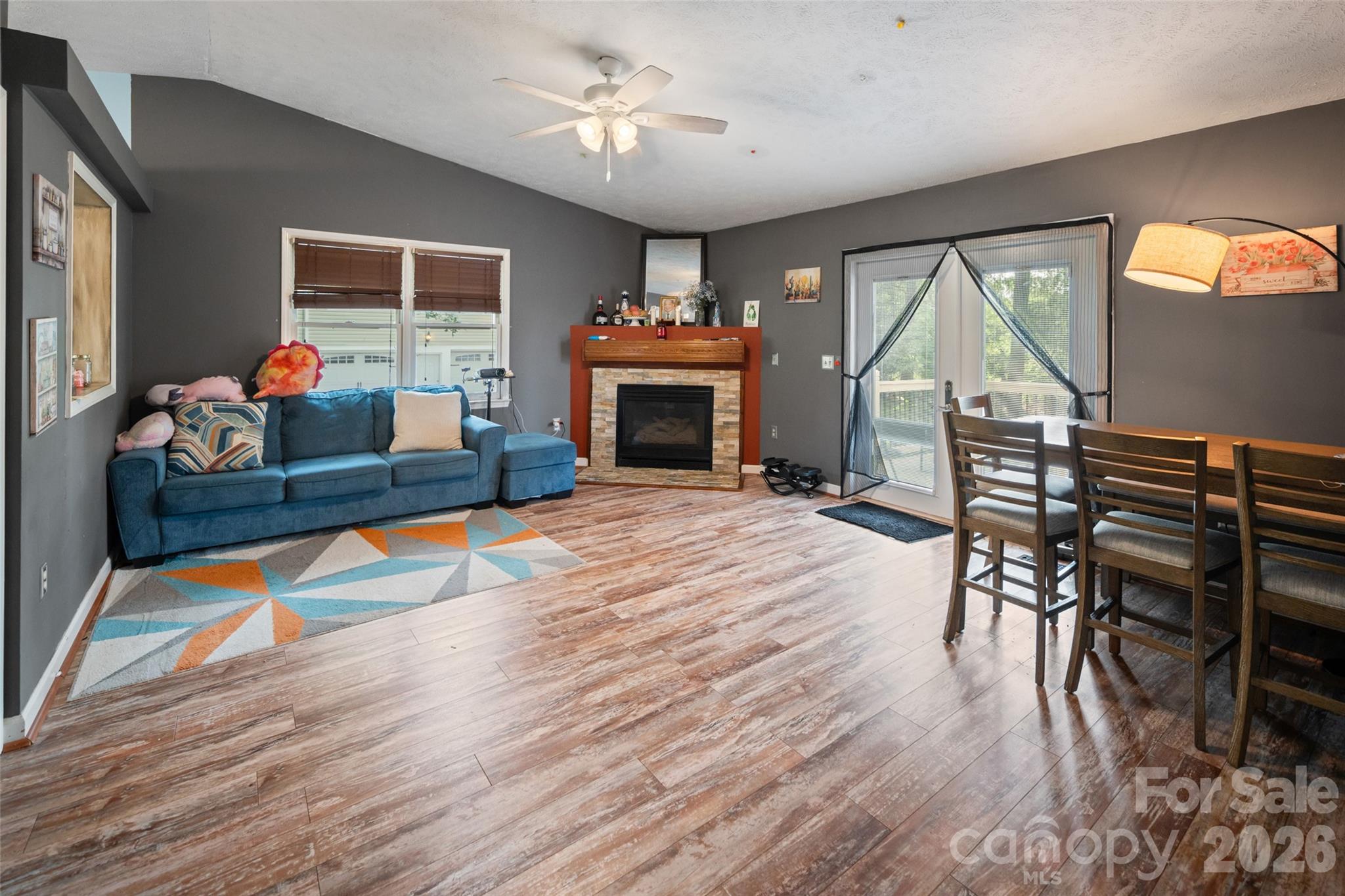2114 Margaret Drive Property Photo 2