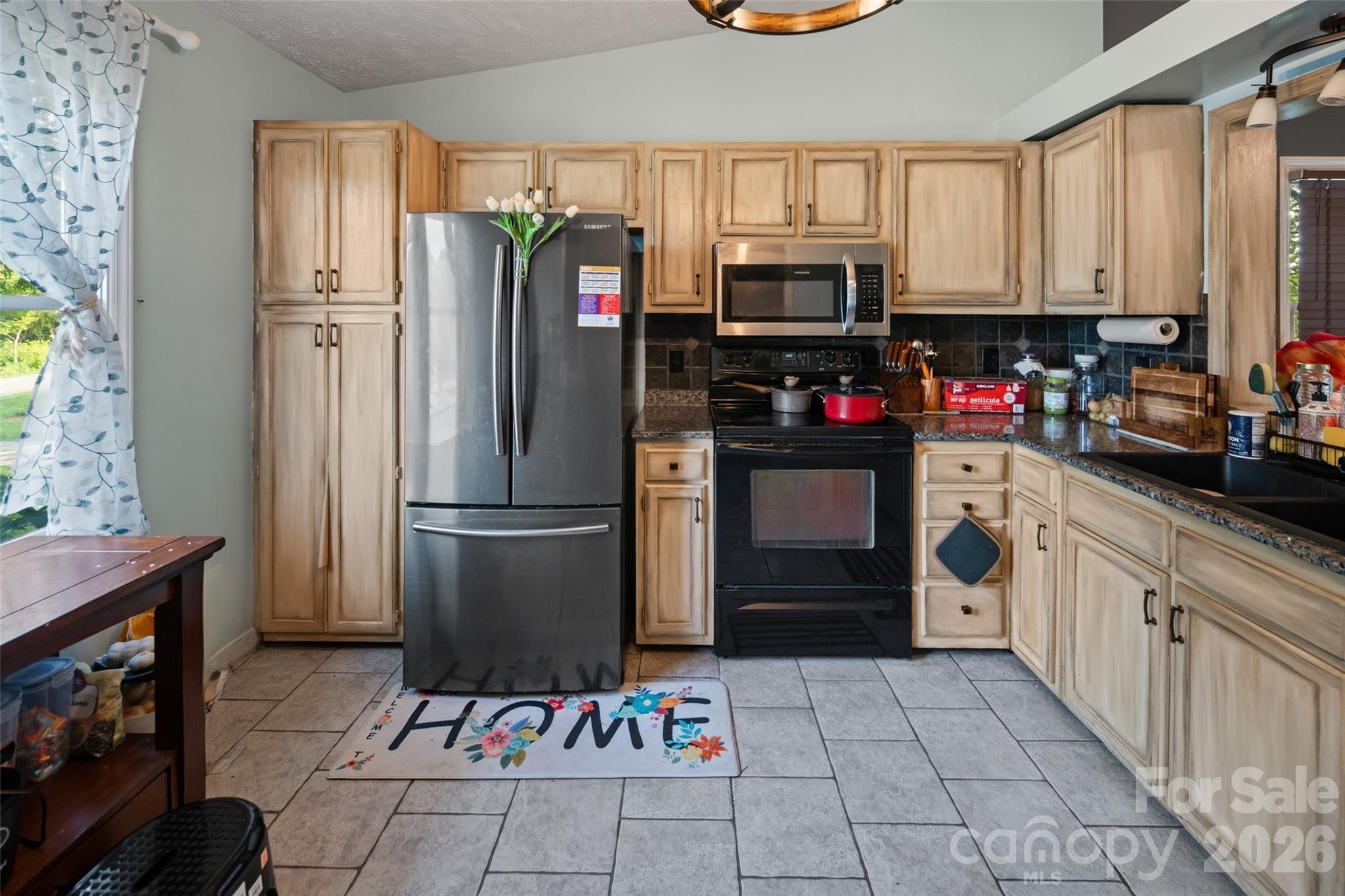 2114 Margaret Drive Property Photo 6