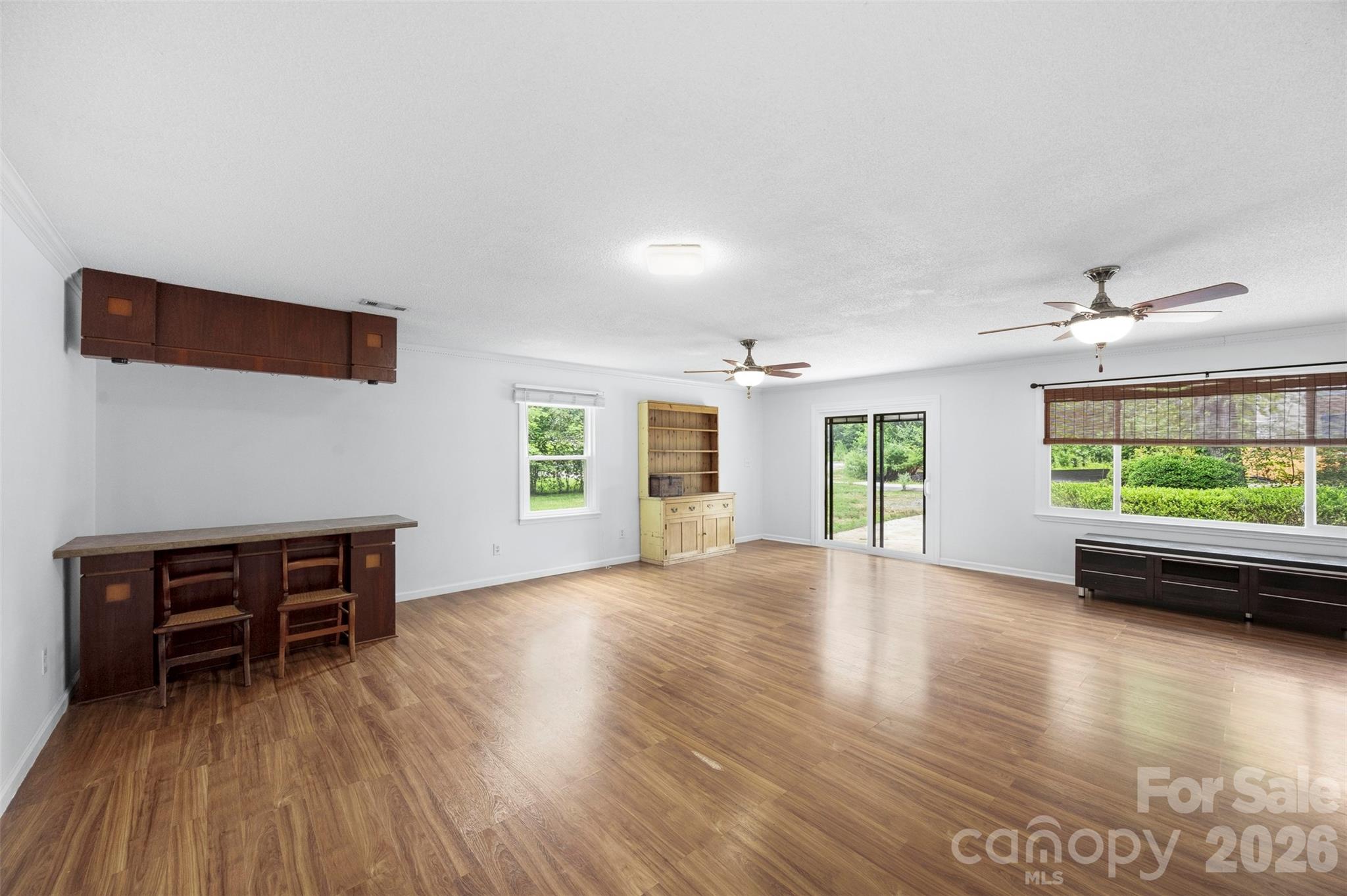 611 W Lewis Street Property Photo 21