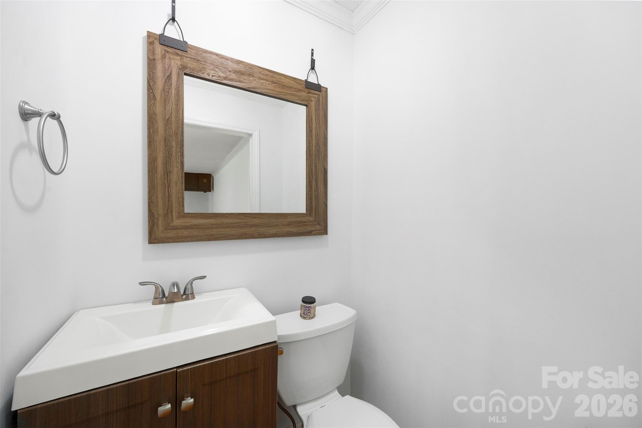 611 W Lewis Street Property Photo 23