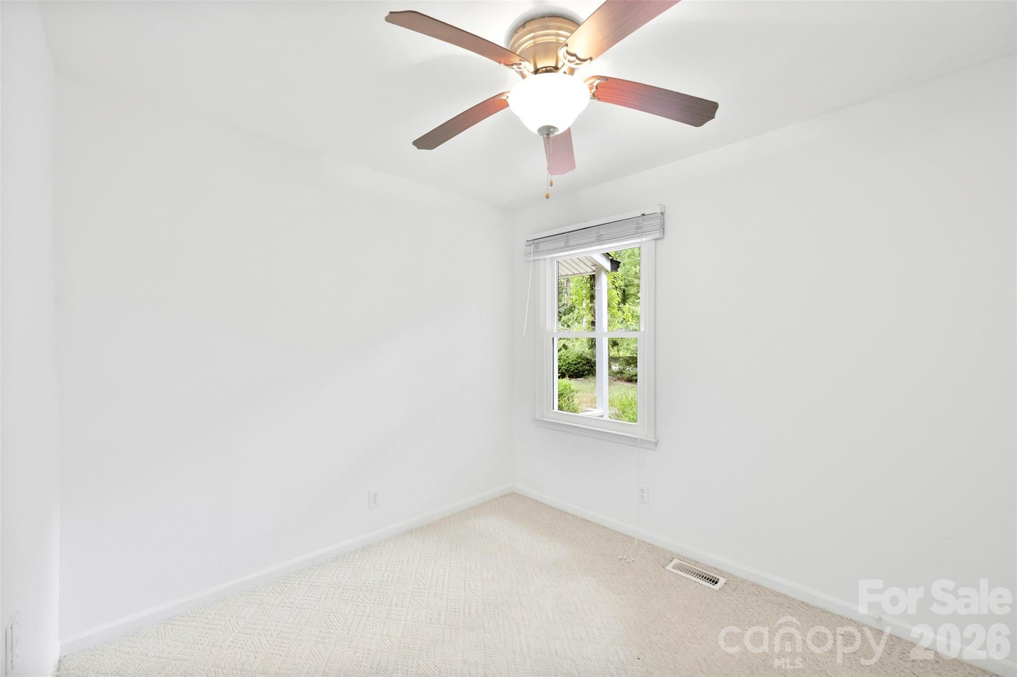 611 W Lewis Street Property Photo 24
