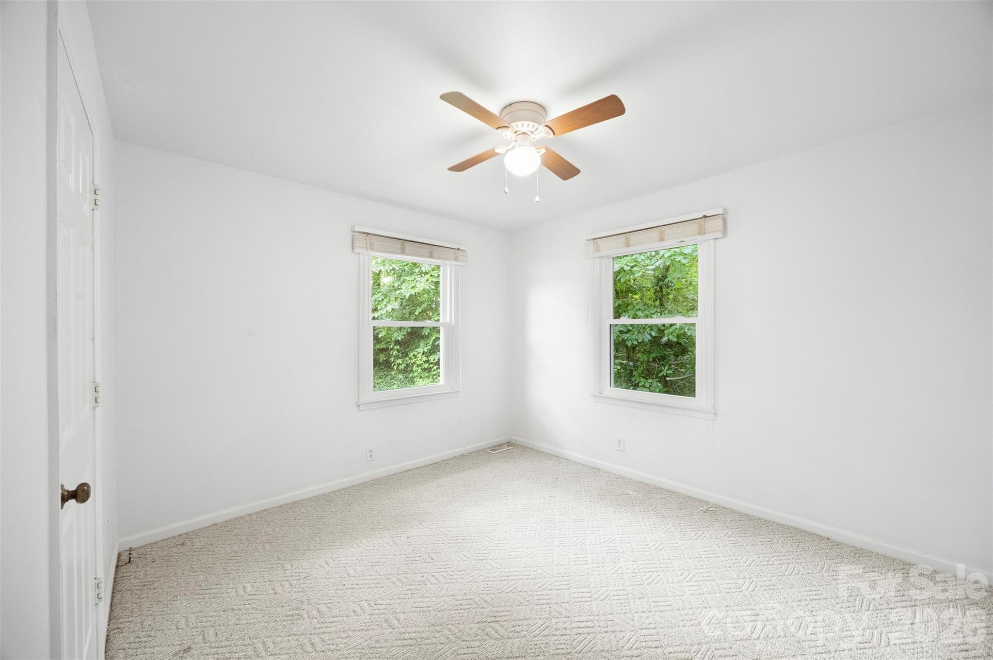 611 W Lewis Street Property Photo 30