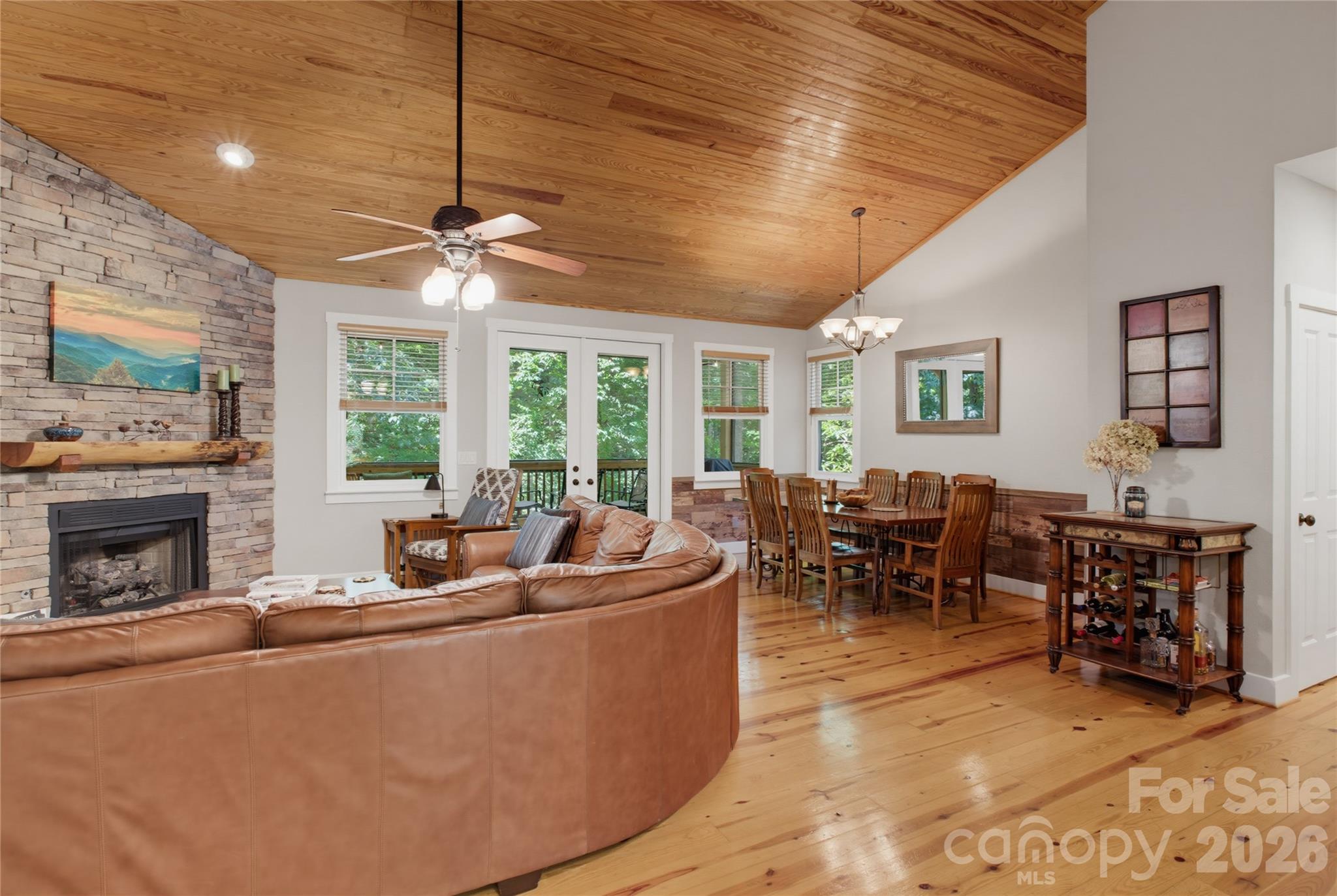 112 Boulder Creek Lane Property Photo 4