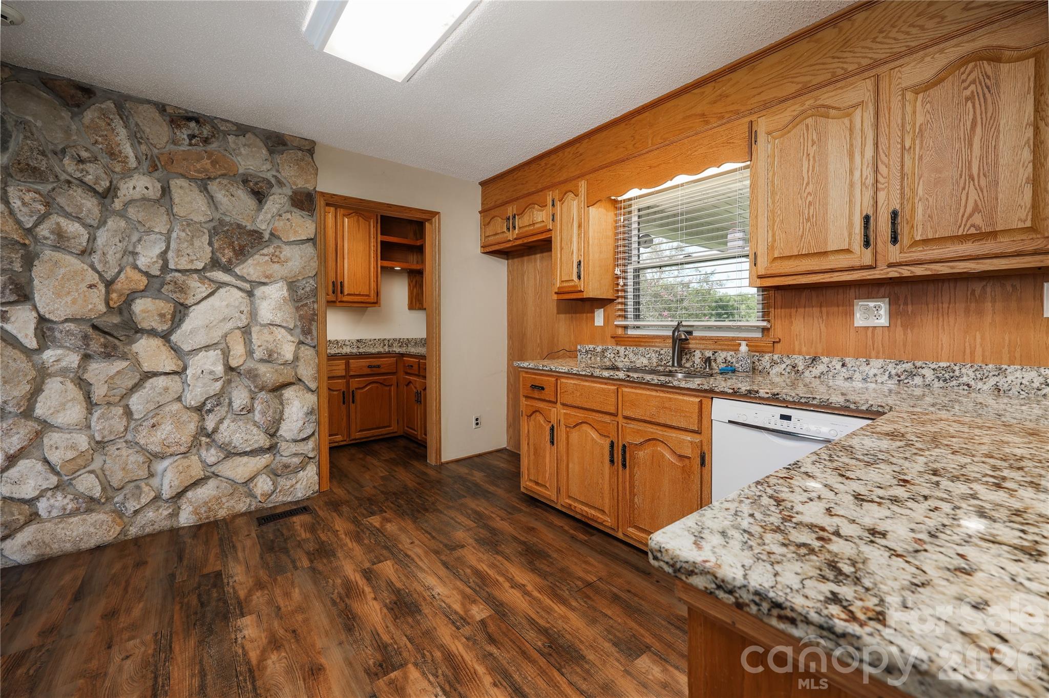 6350 Roscoe Road Property Photo 10