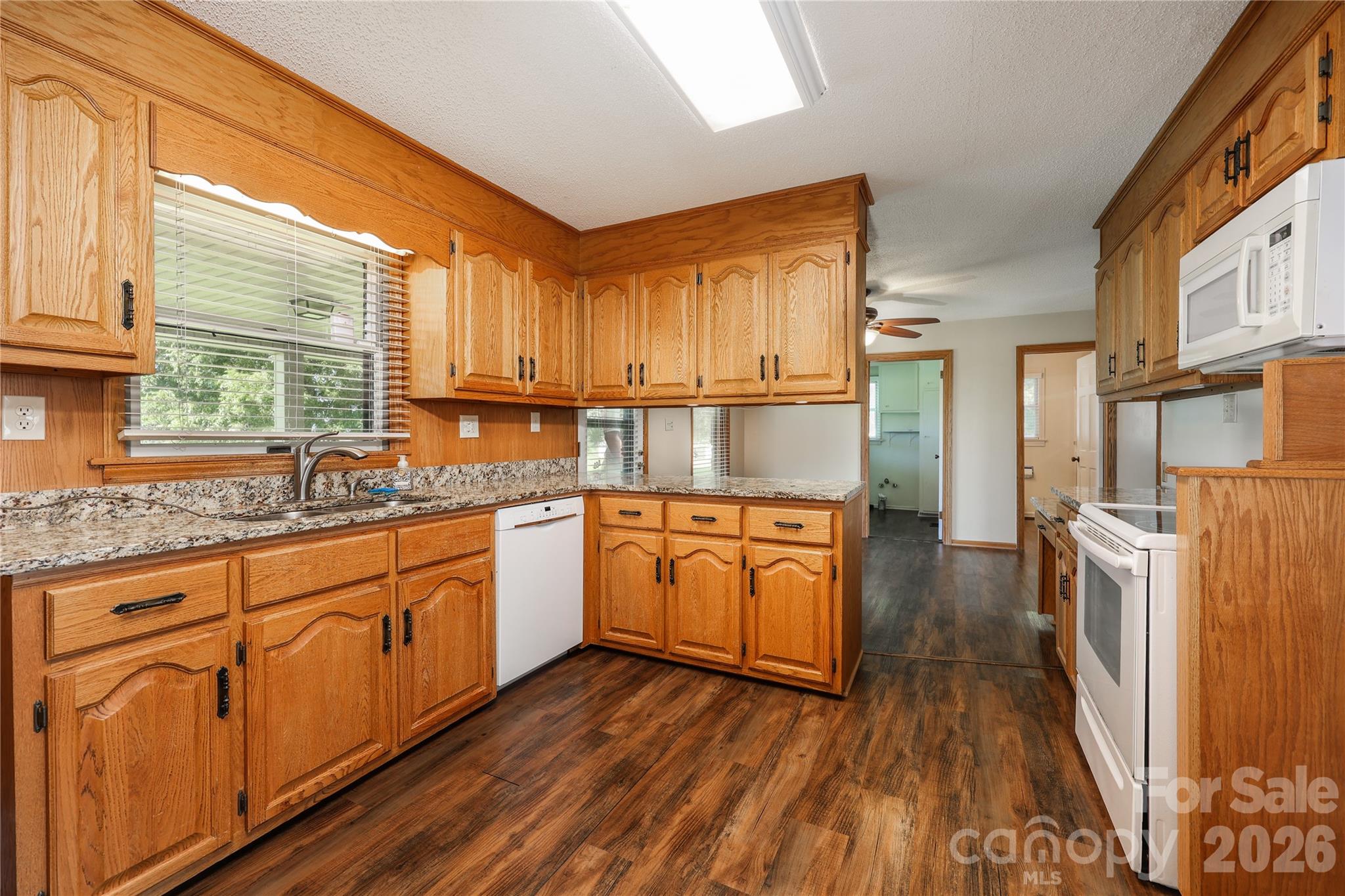 6350 Roscoe Road Property Photo 12
