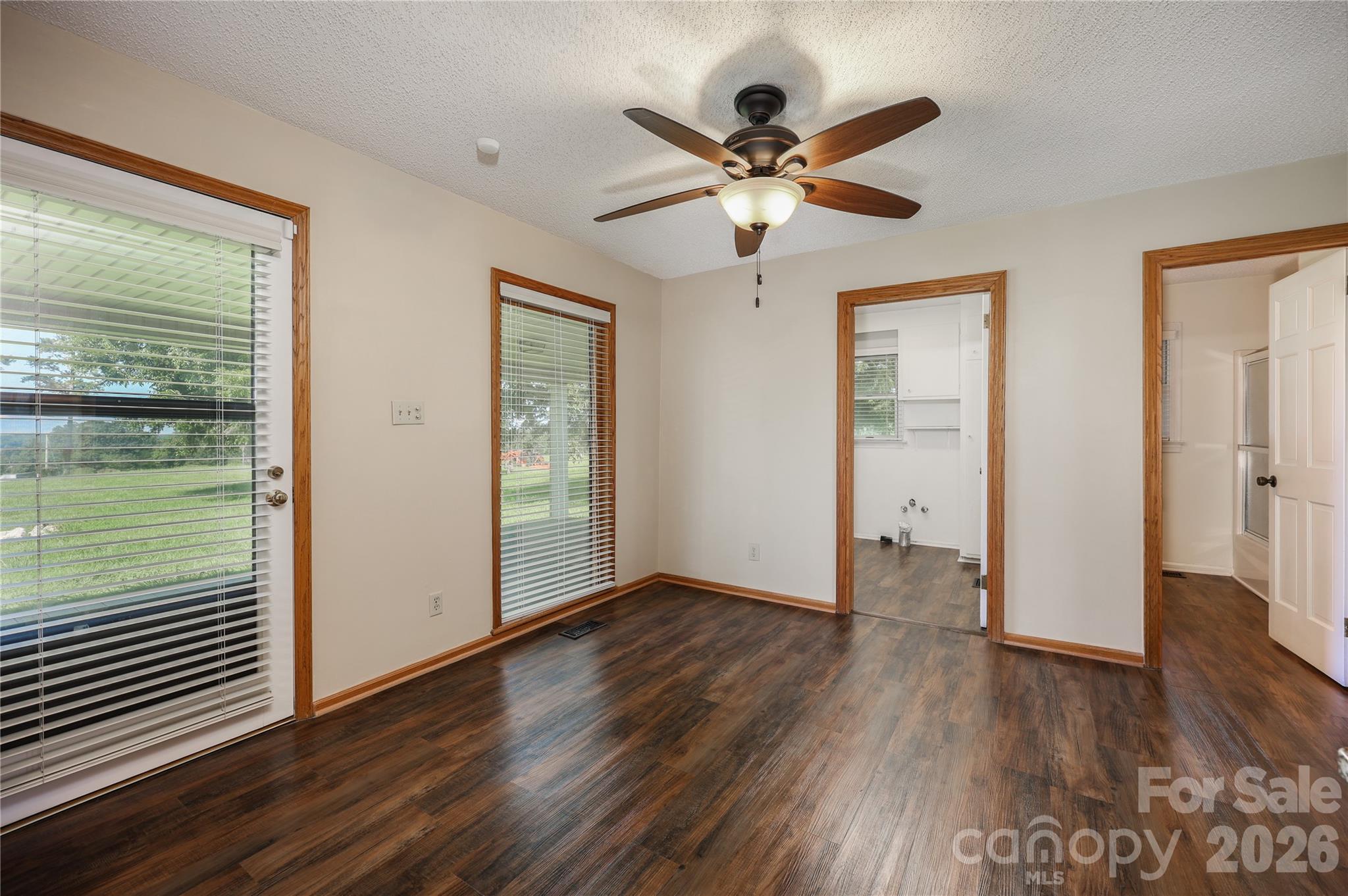 6350 Roscoe Road Property Photo 14