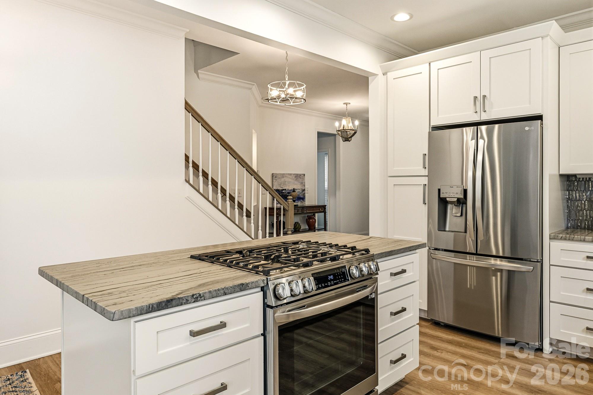 8335 Viewpoint Lane Property Photo 2