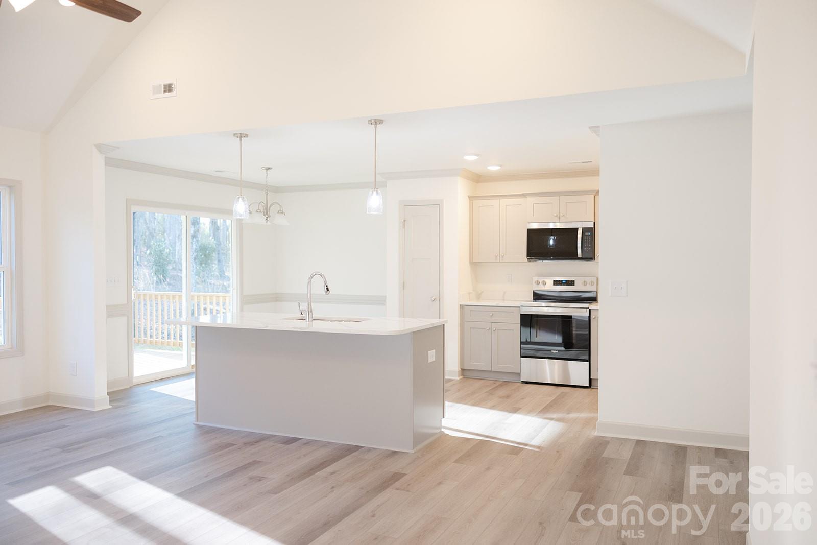 1262 Rainbow Circle Property Photo 4