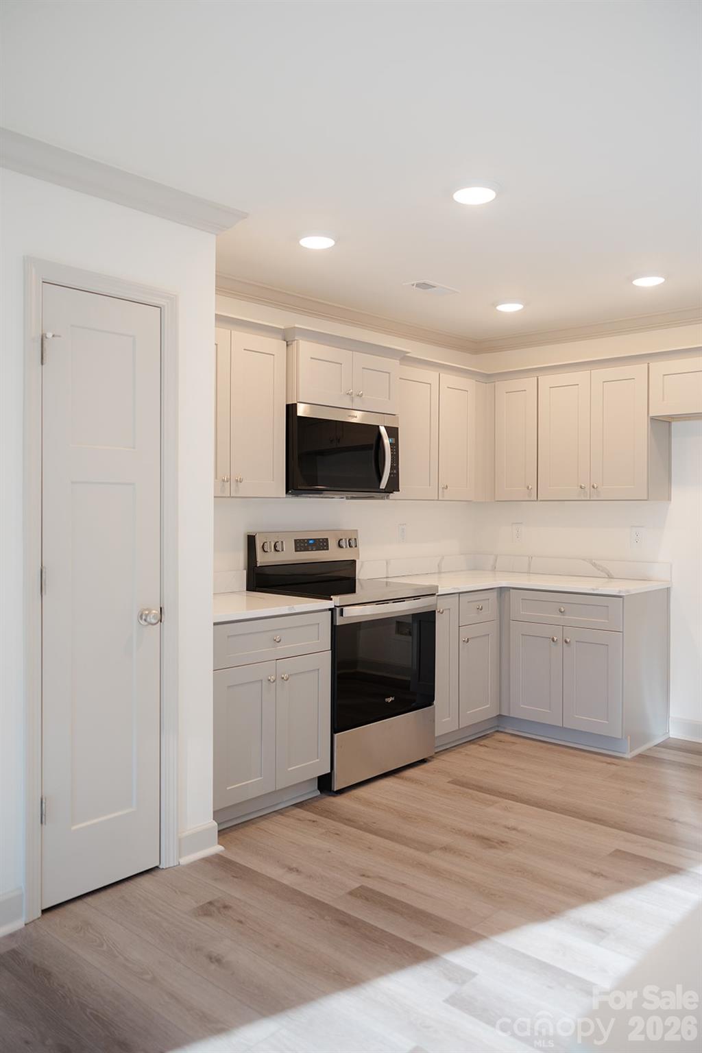 1262 Rainbow Circle Property Photo 6