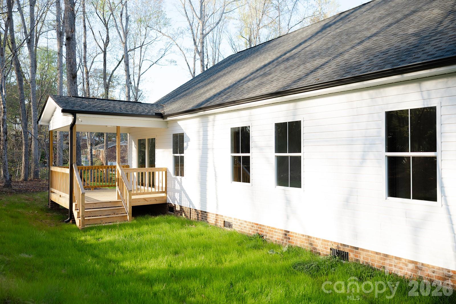 1262 Rainbow Circle Property Photo 8