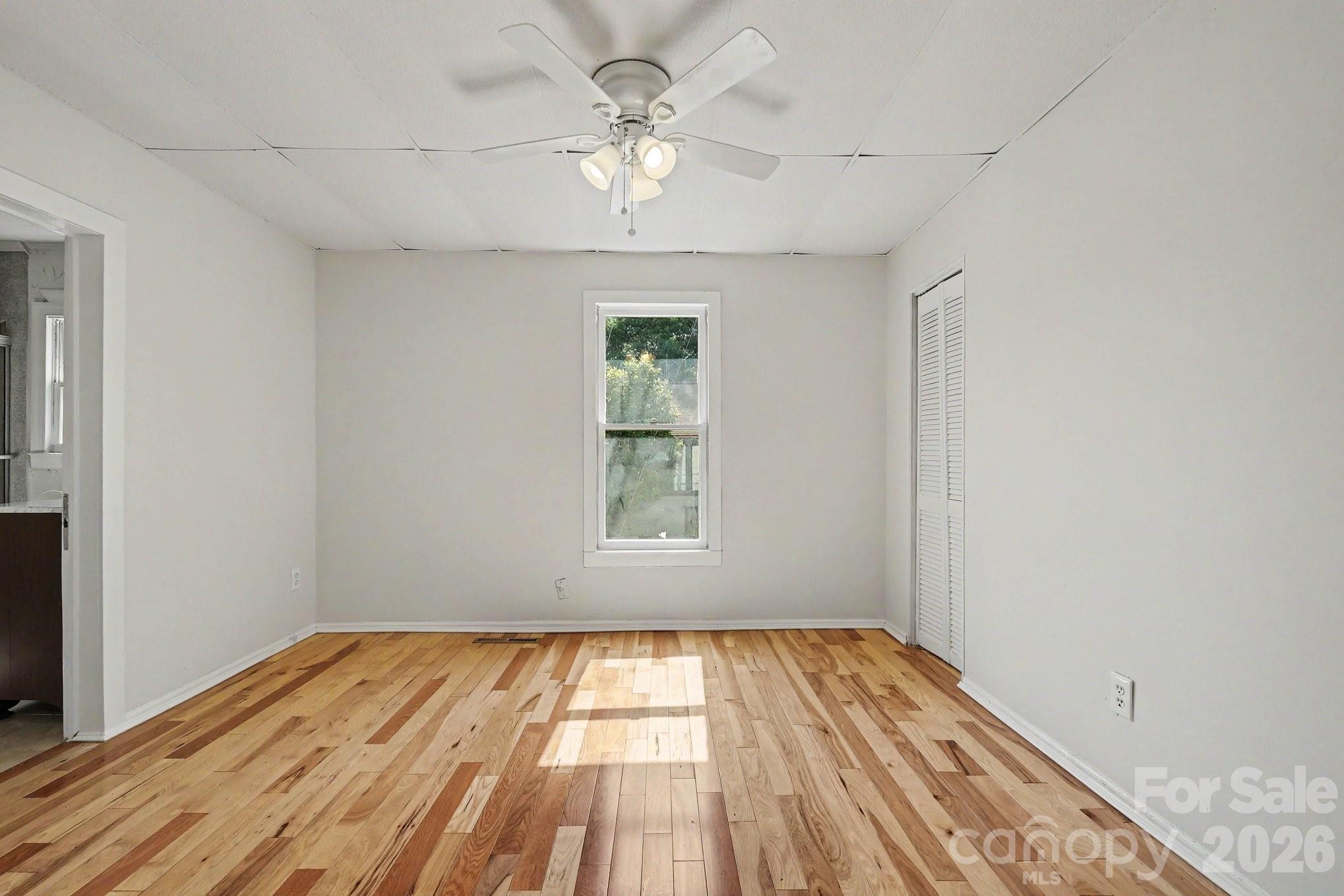 1402 1st Avenue Place Property Photo 4