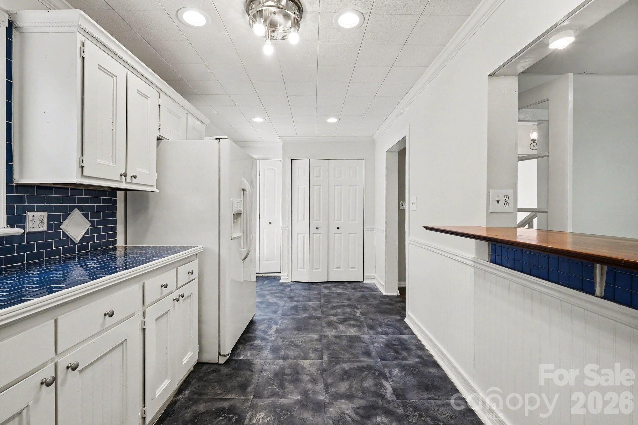 1402 1st Avenue Place Property Photo 8