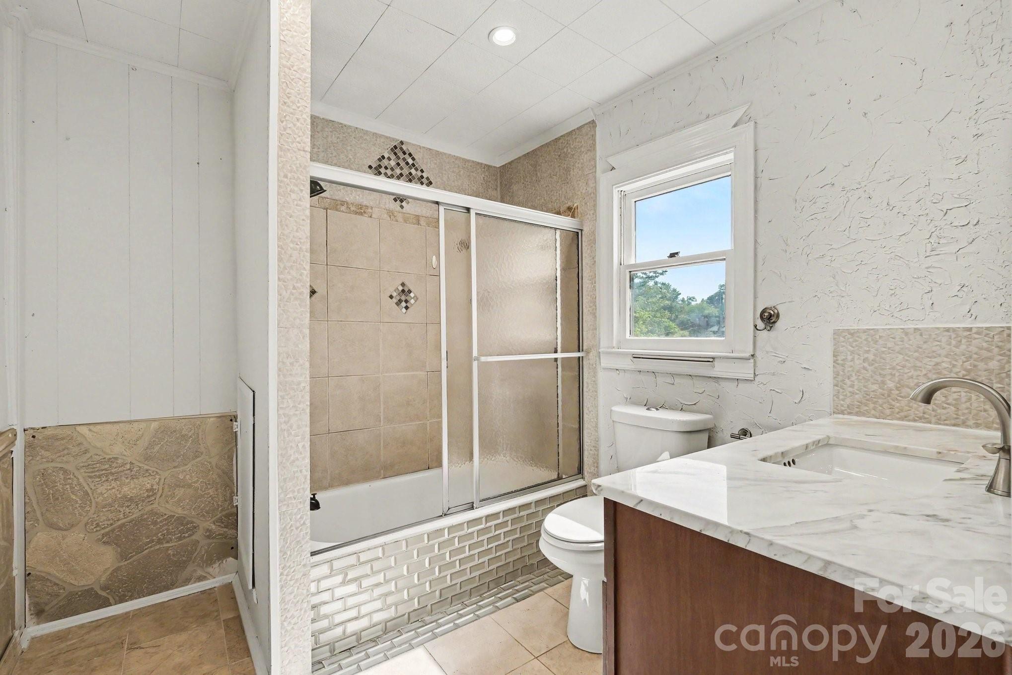 1402 1st Avenue Place Property Photo 12